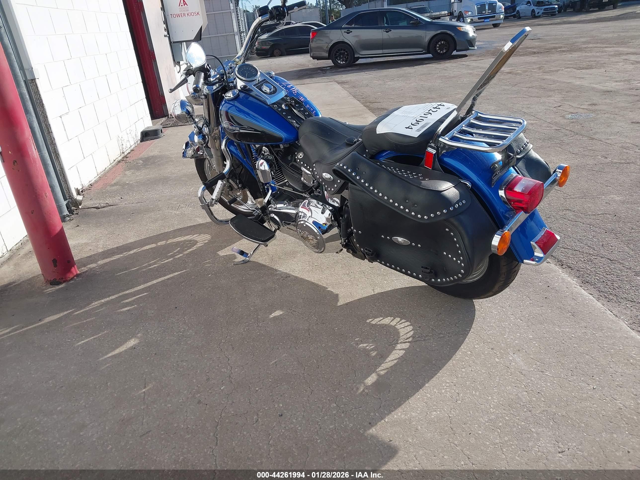 HARLEY-DAVIDSON FLSTC image 3