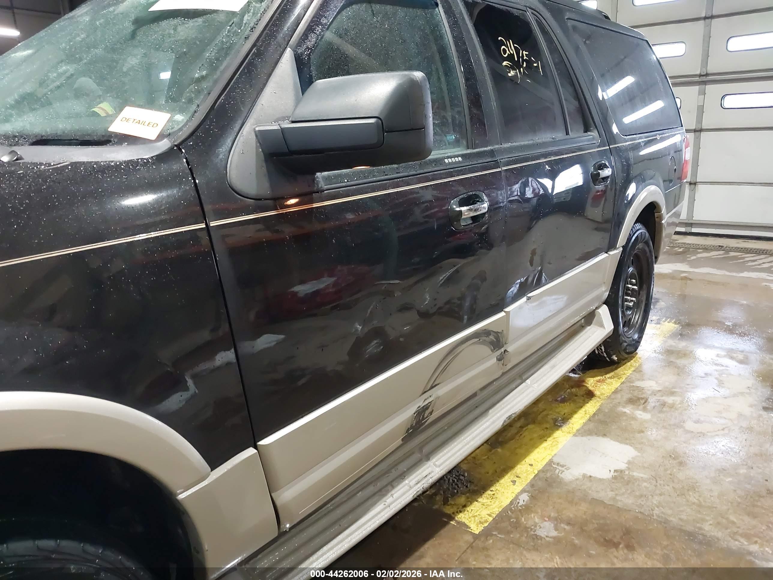 FORD EXPEDITION image 6