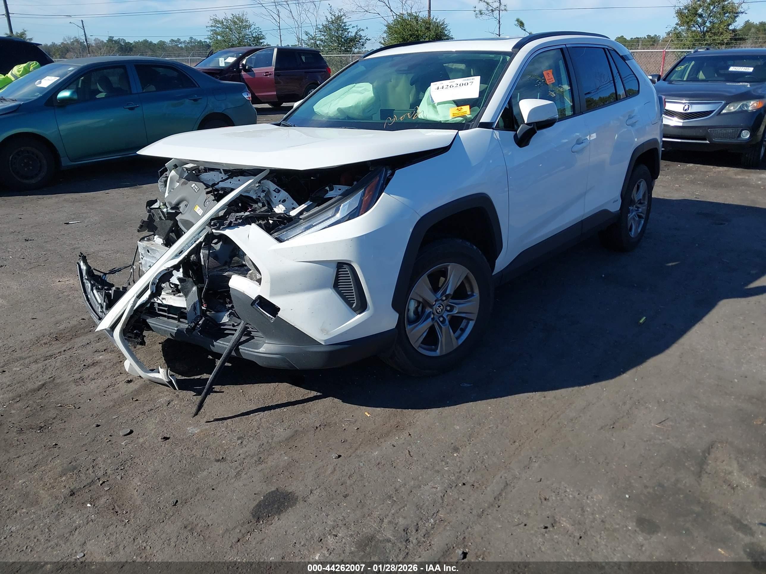 TOYOTA RAV4 image 2