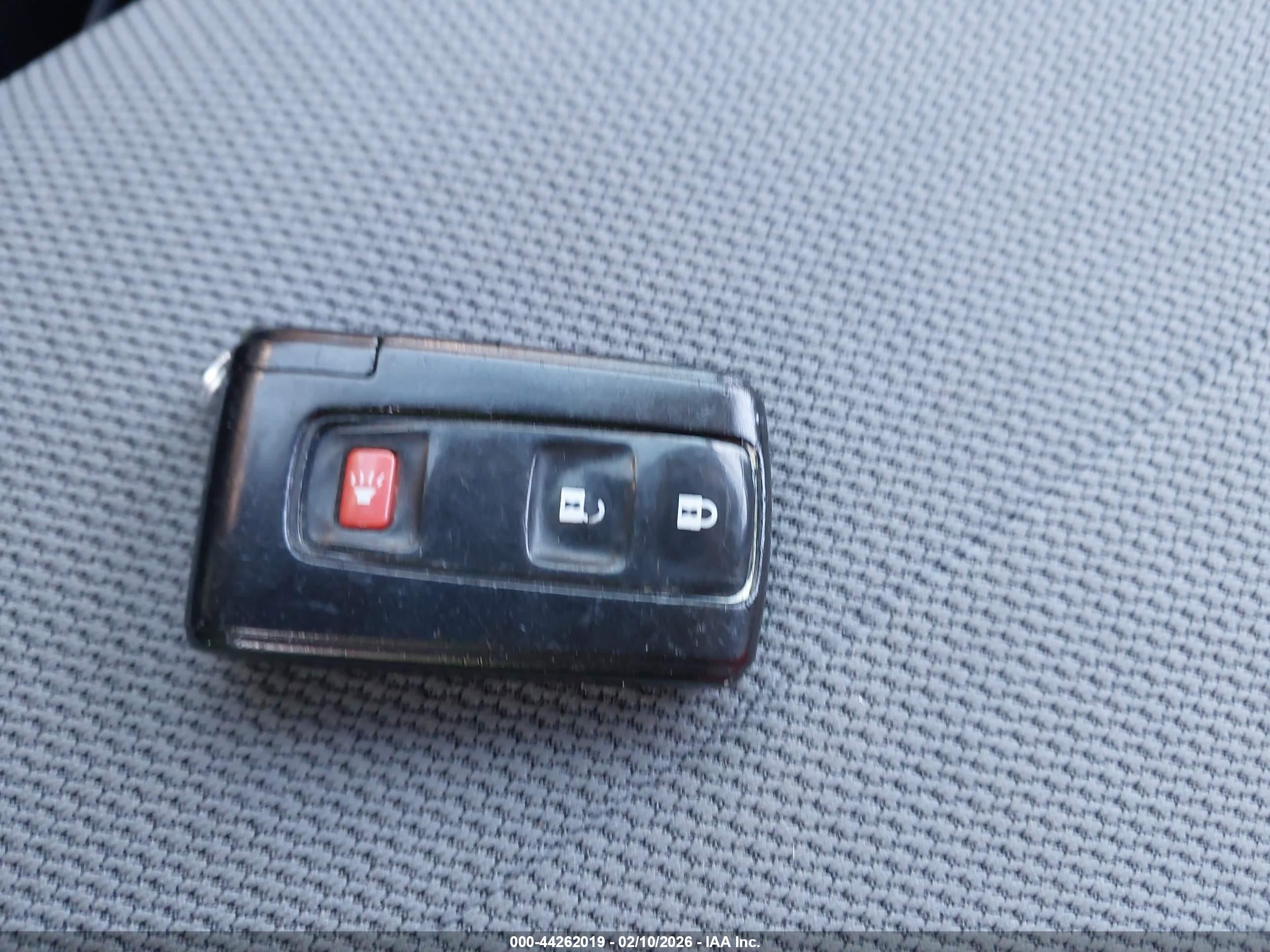 TOYOTA PRIUS image 11