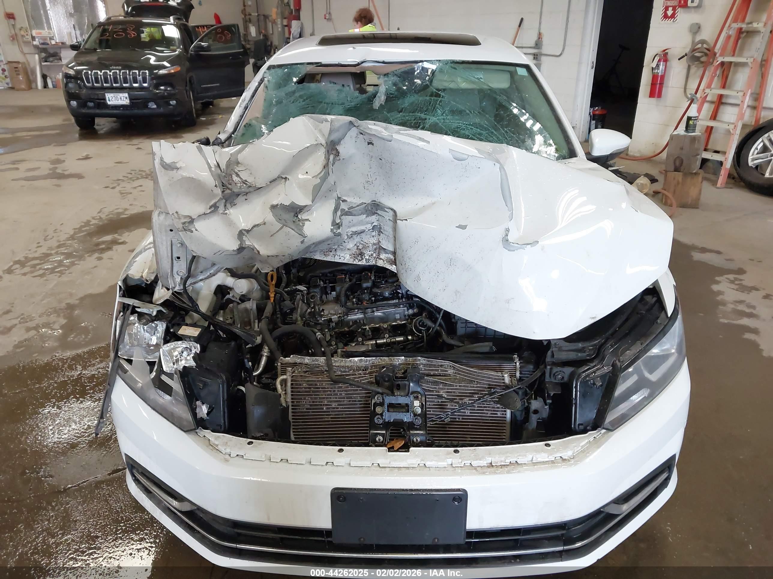 VOLKSWAGEN PASSAT image 6