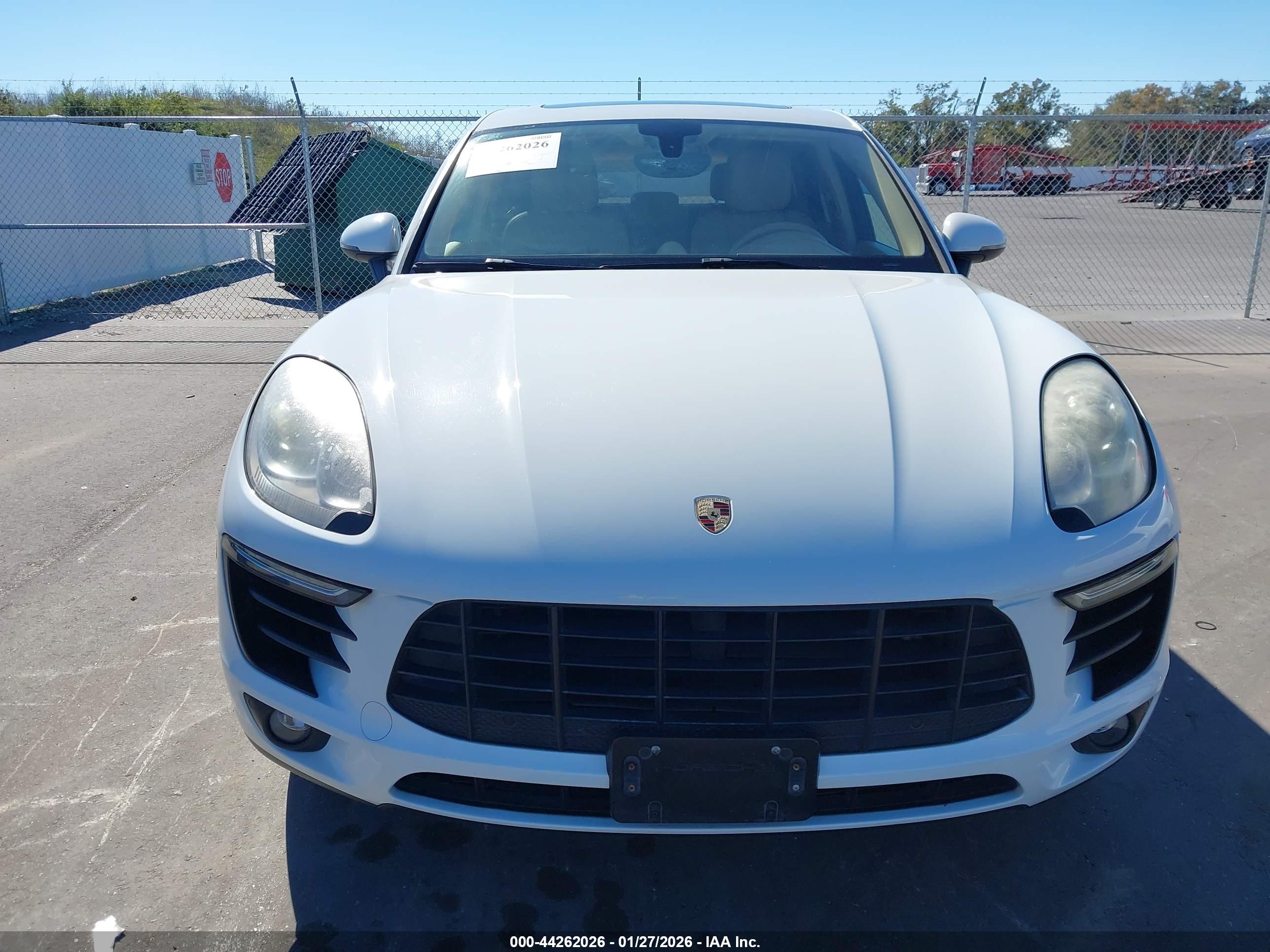 PORSCHE MACAN image 6