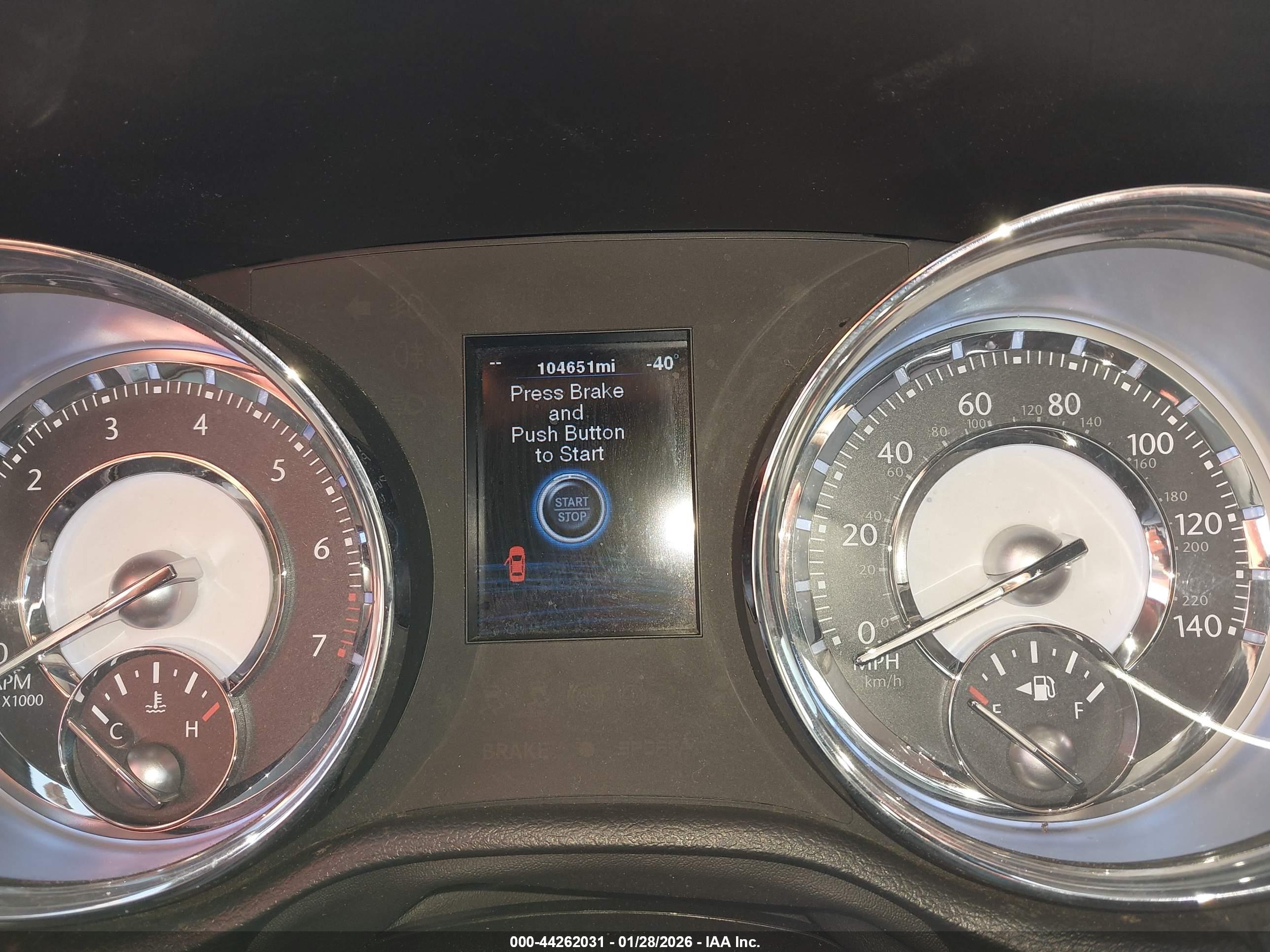 CHRYSLER 300 image 7
