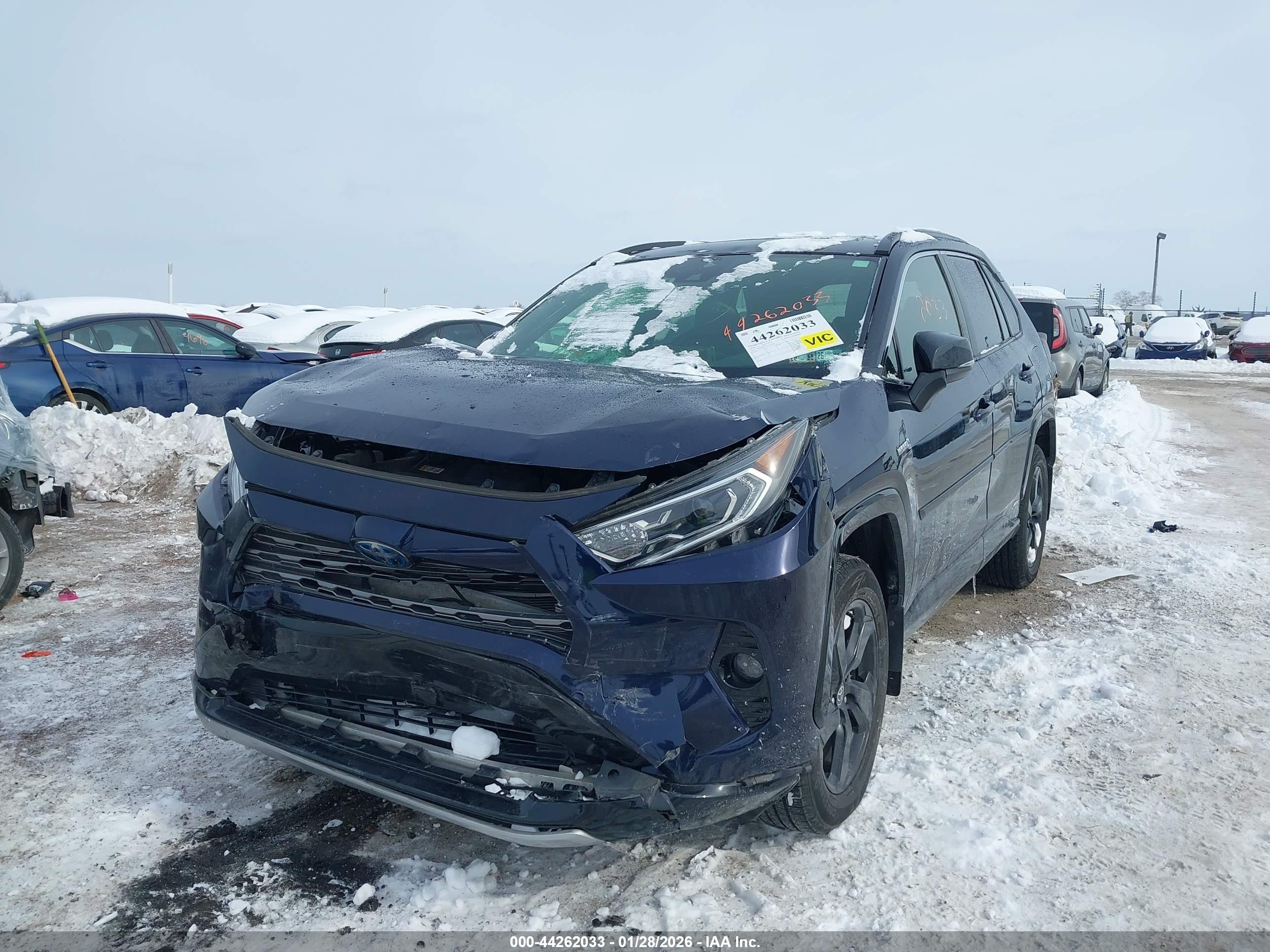 TOYOTA RAV4 image 6