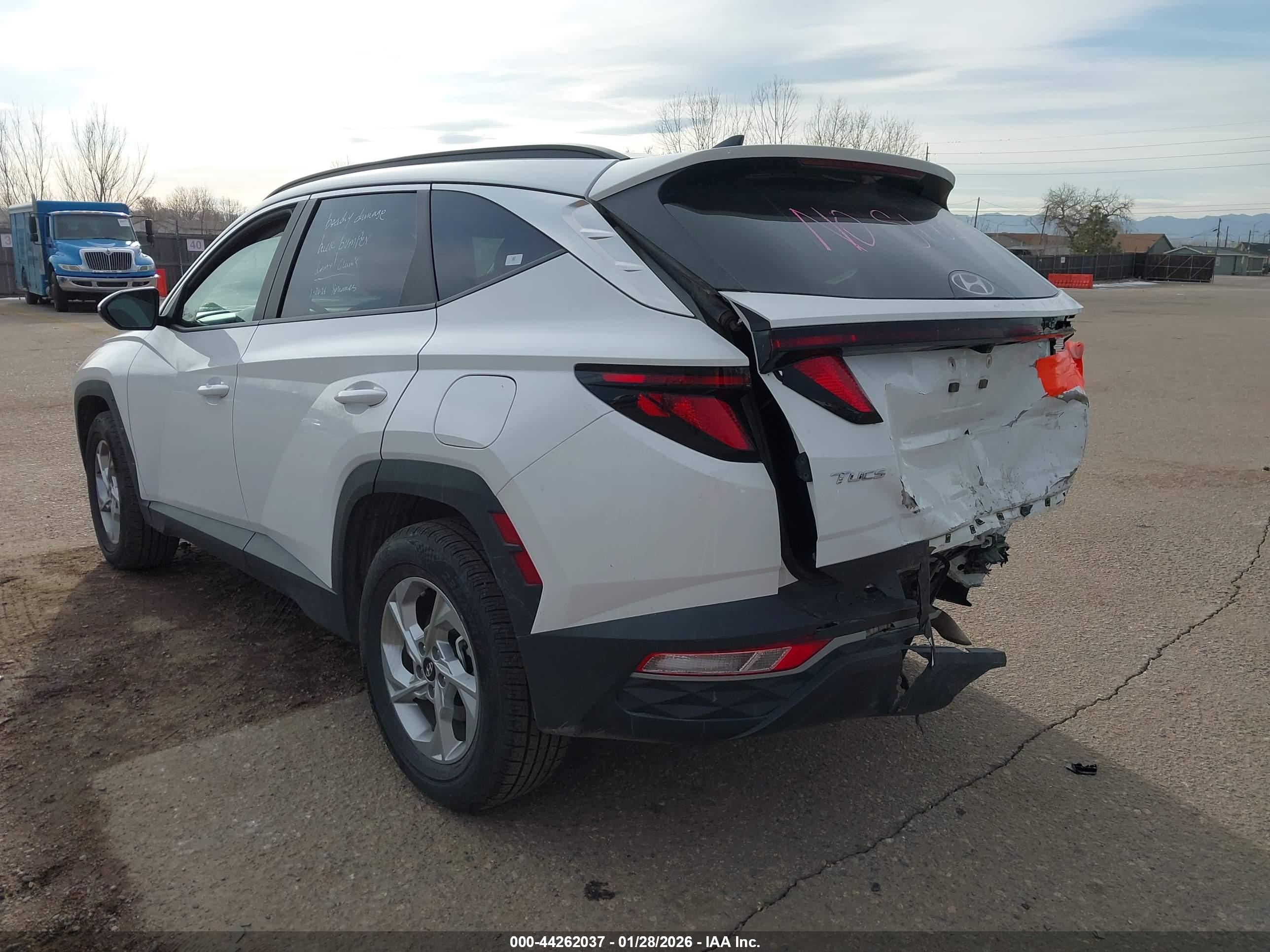 HYUNDAI TUCSON image 3