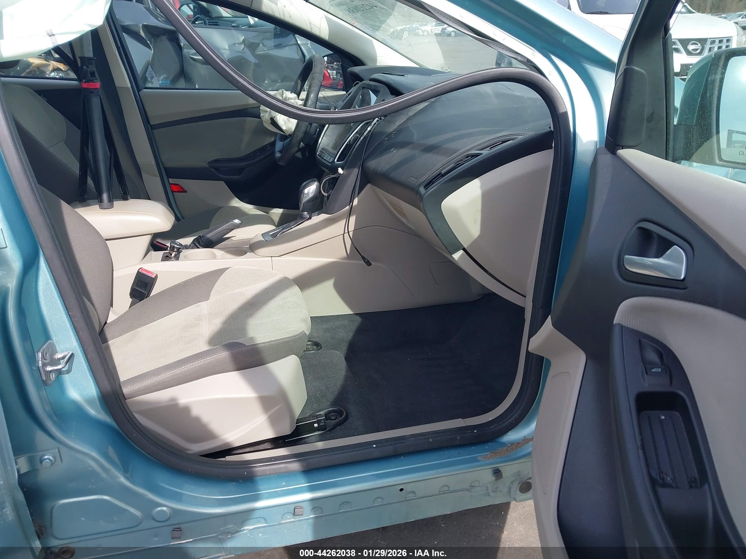 FORD FOCUS image 5
