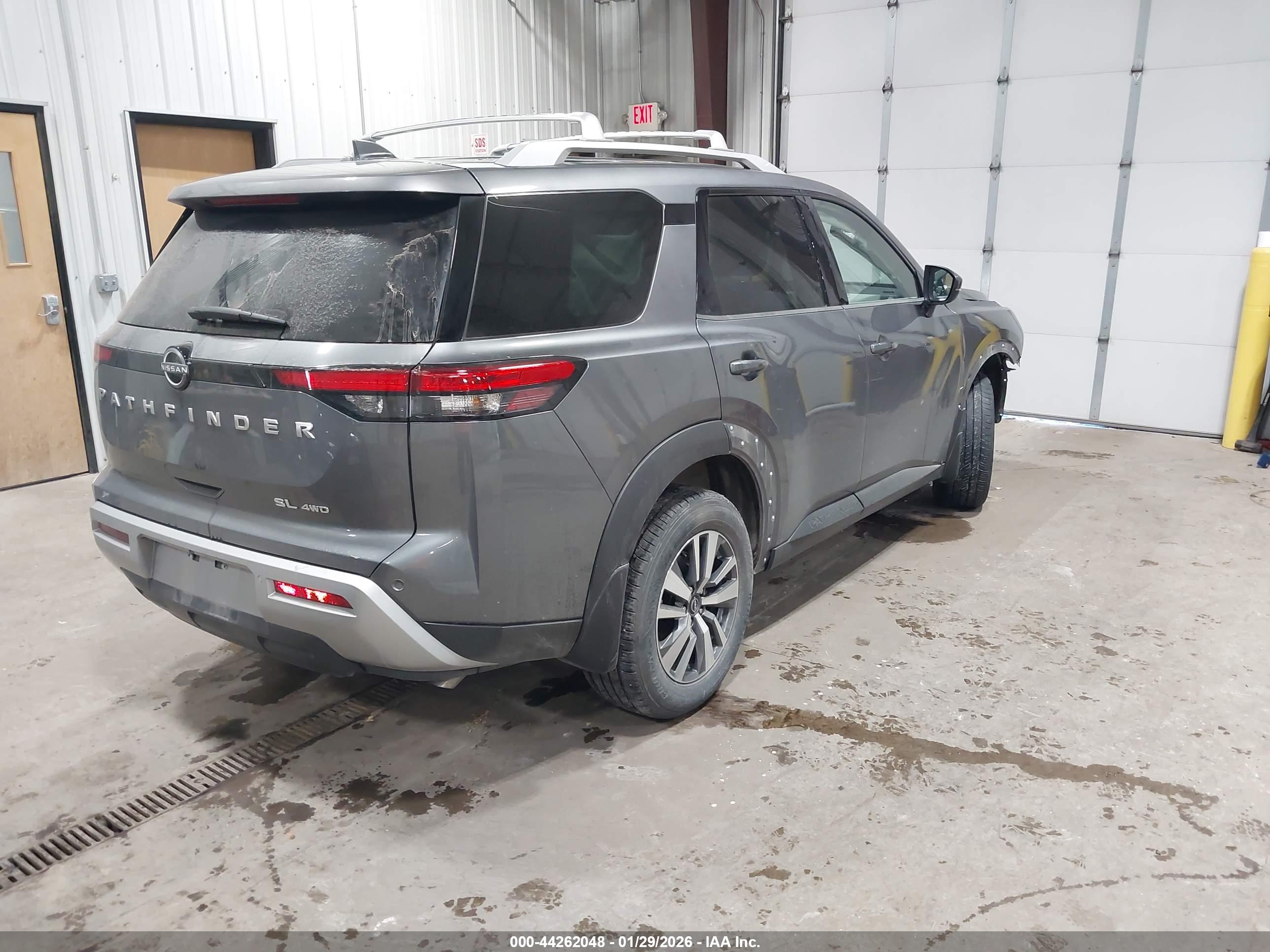 NISSAN PATHFINDER image 4
