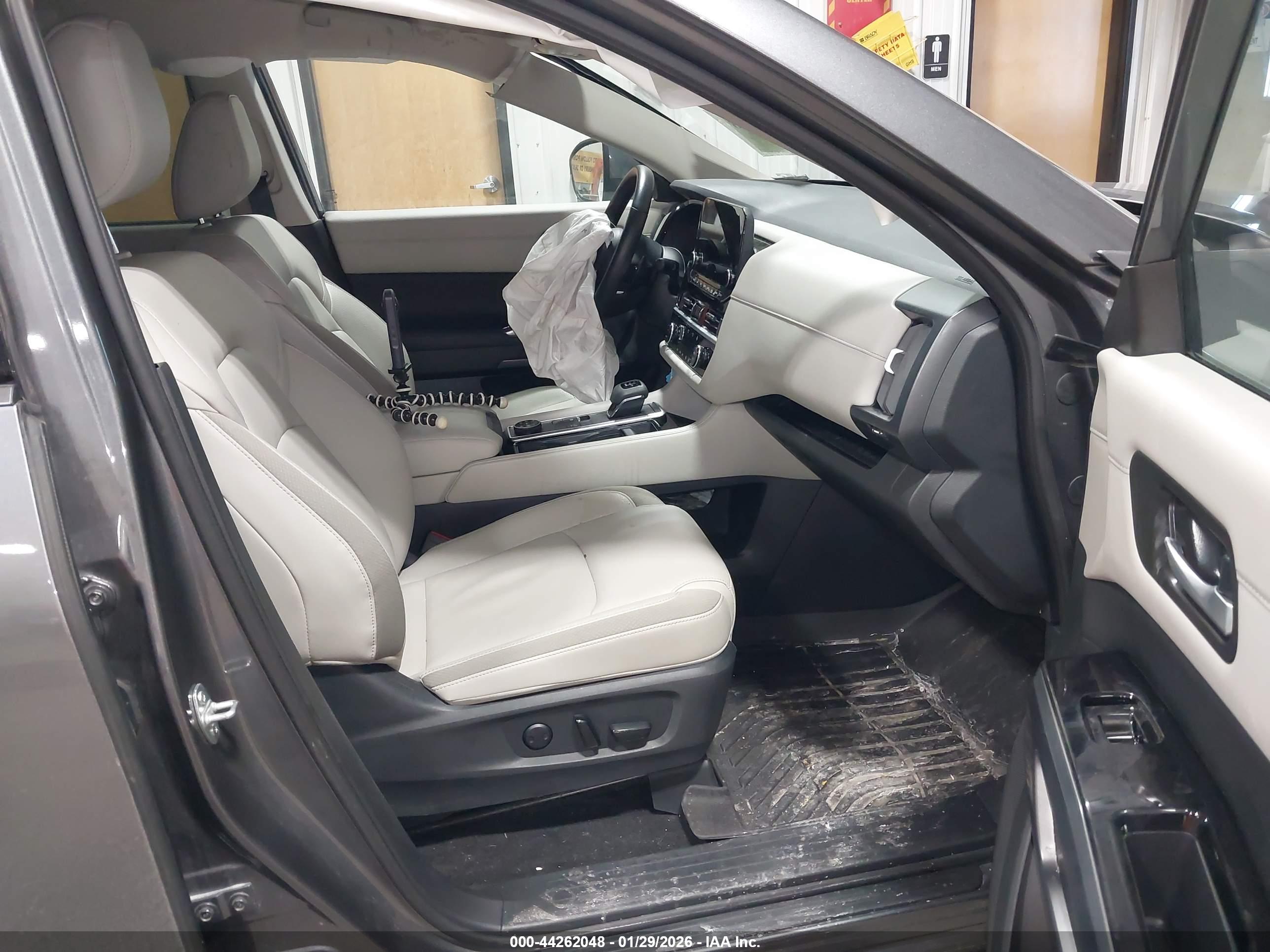 NISSAN PATHFINDER image 5