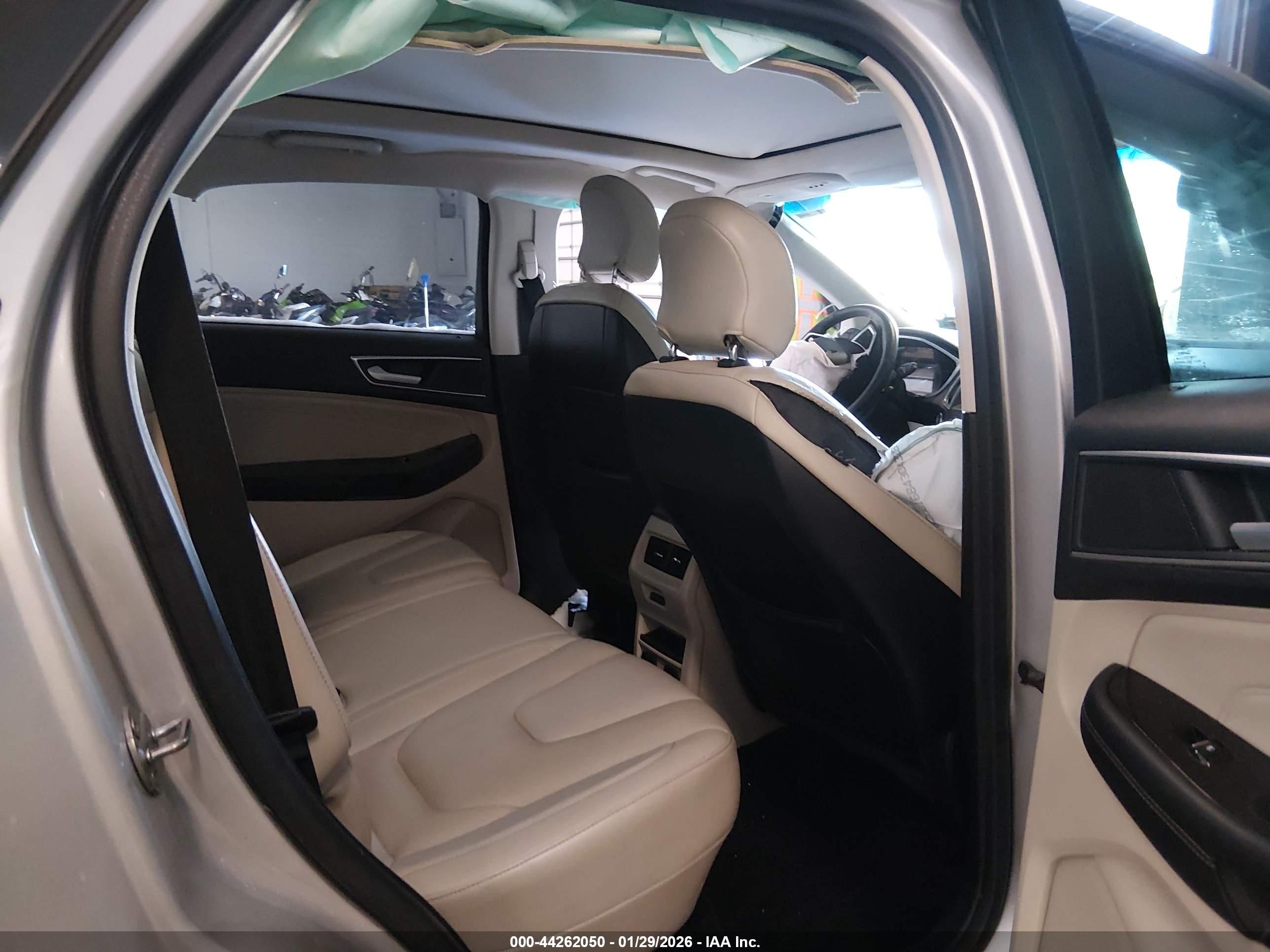 FORD EDGE image 8