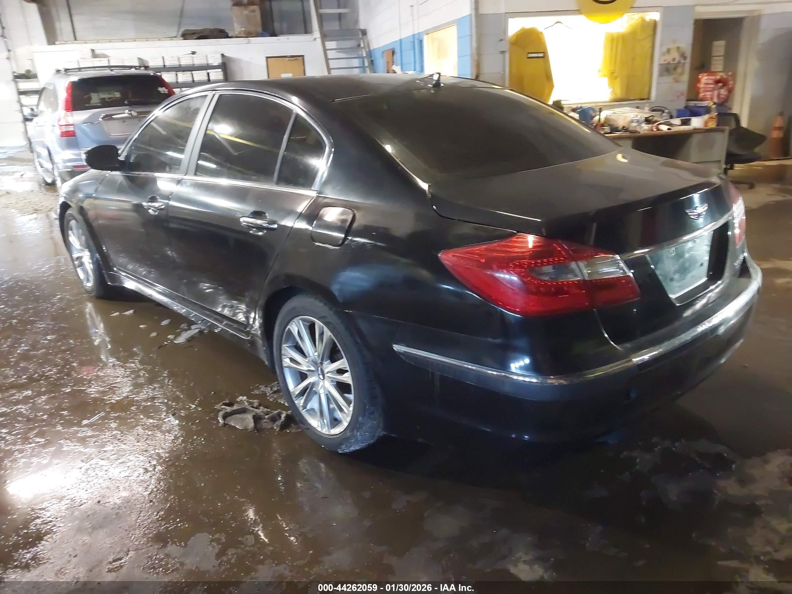 HYUNDAI GENESIS image 3