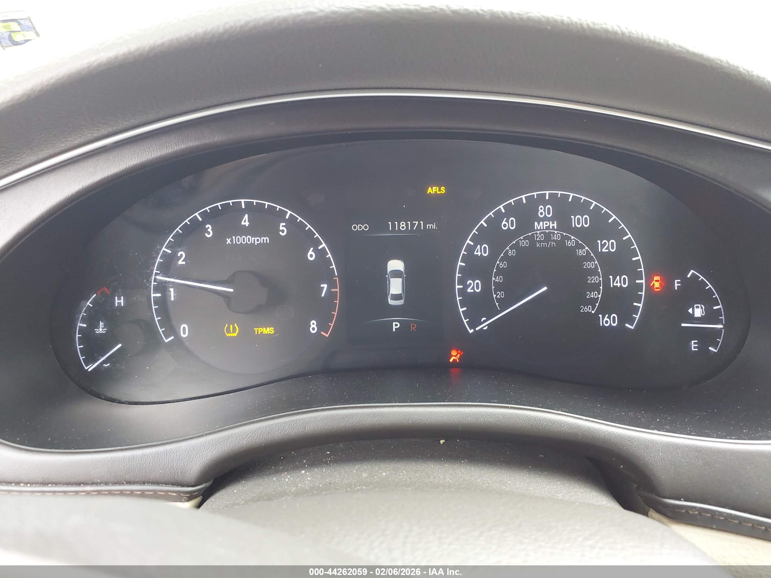 HYUNDAI GENESIS image 7
