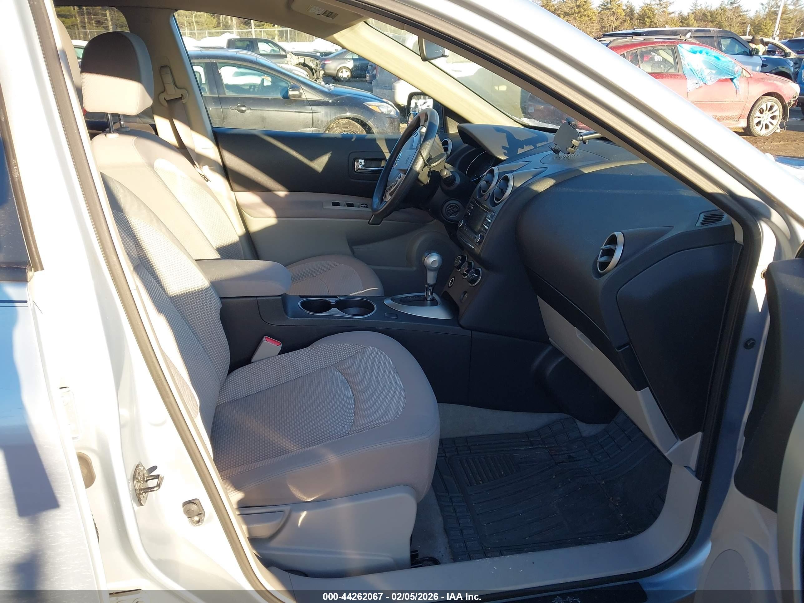 NISSAN ROGUE image 5