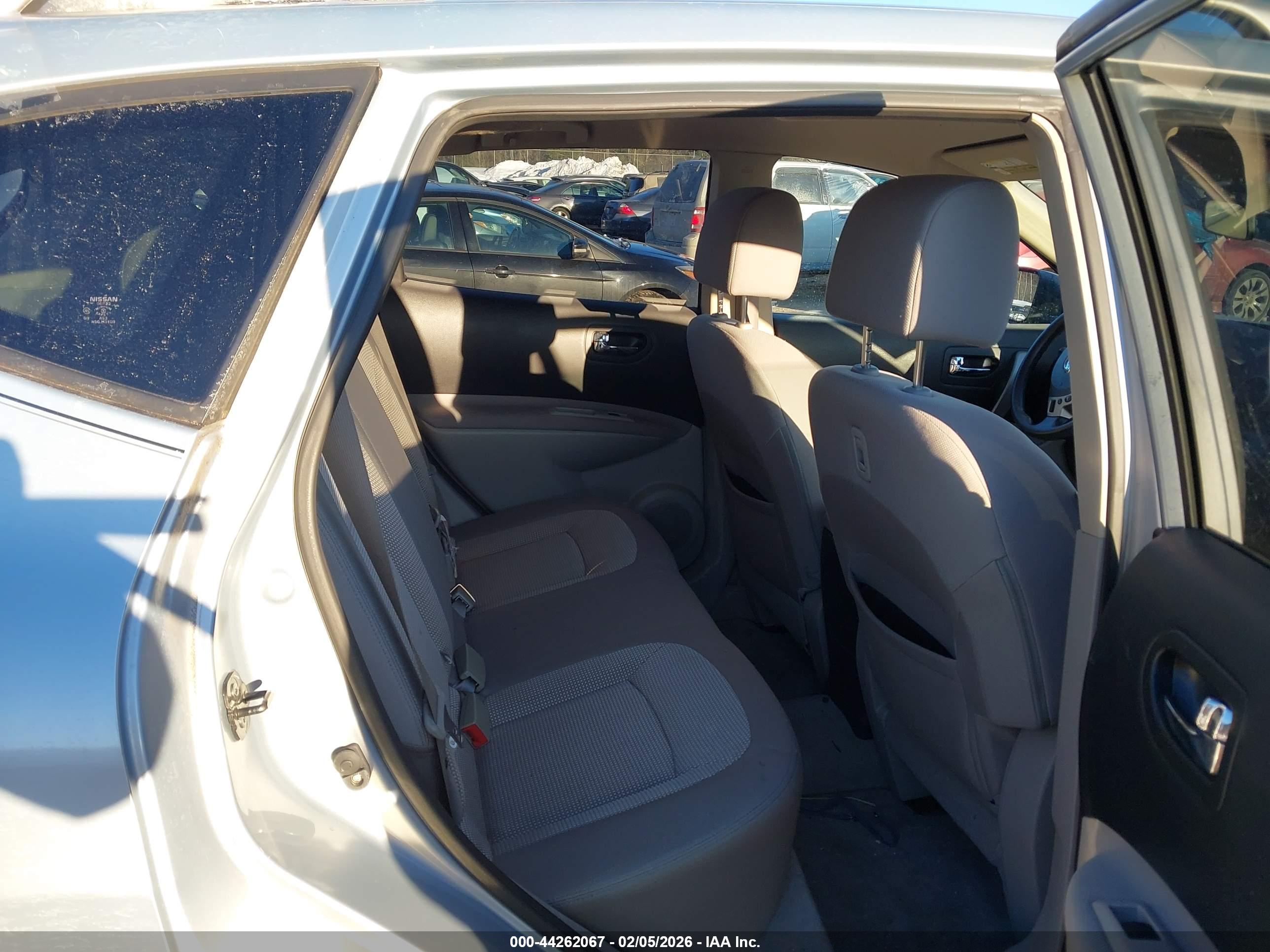 NISSAN ROGUE image 8