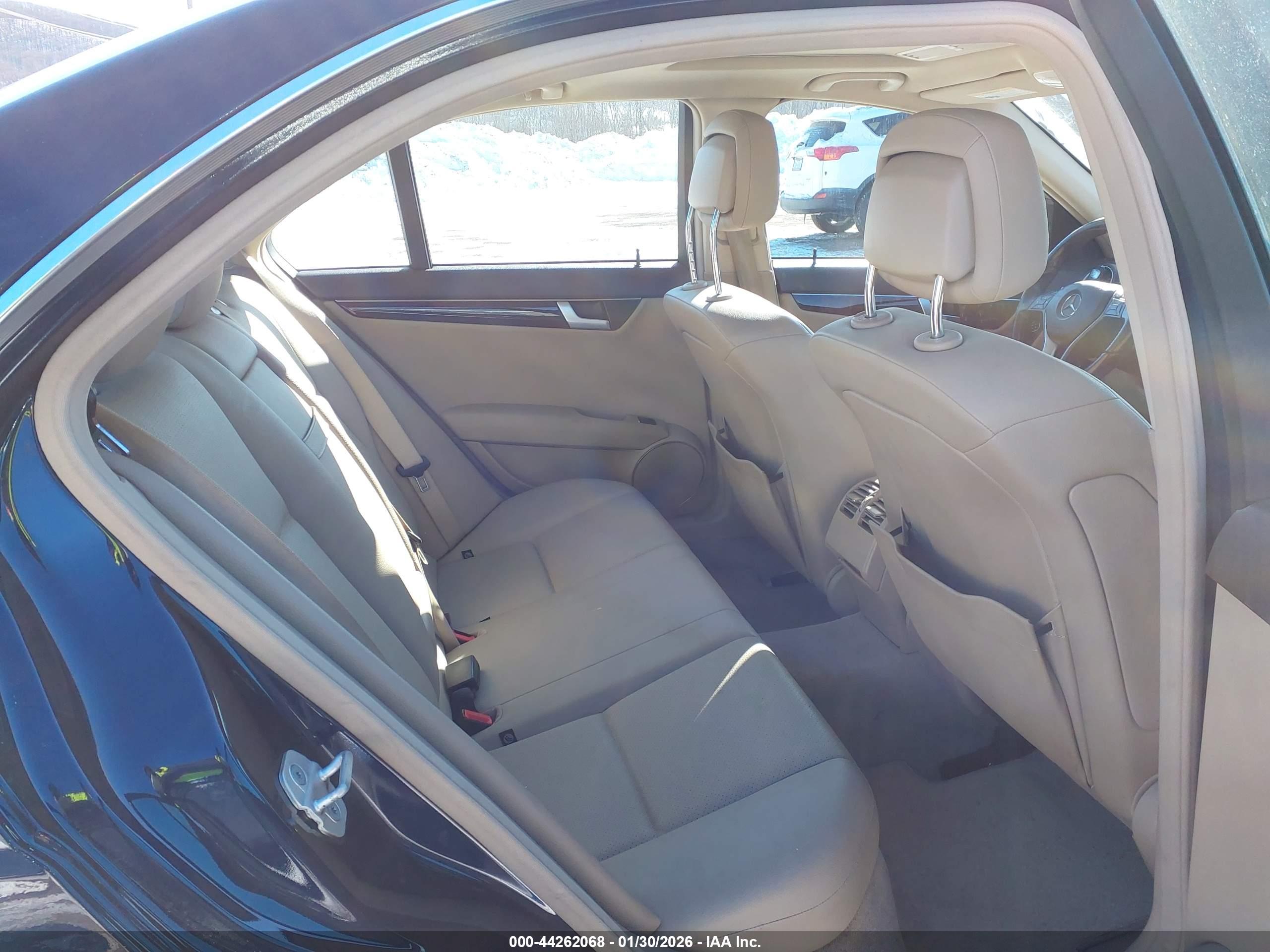MERCEDES-BENZ C image 8