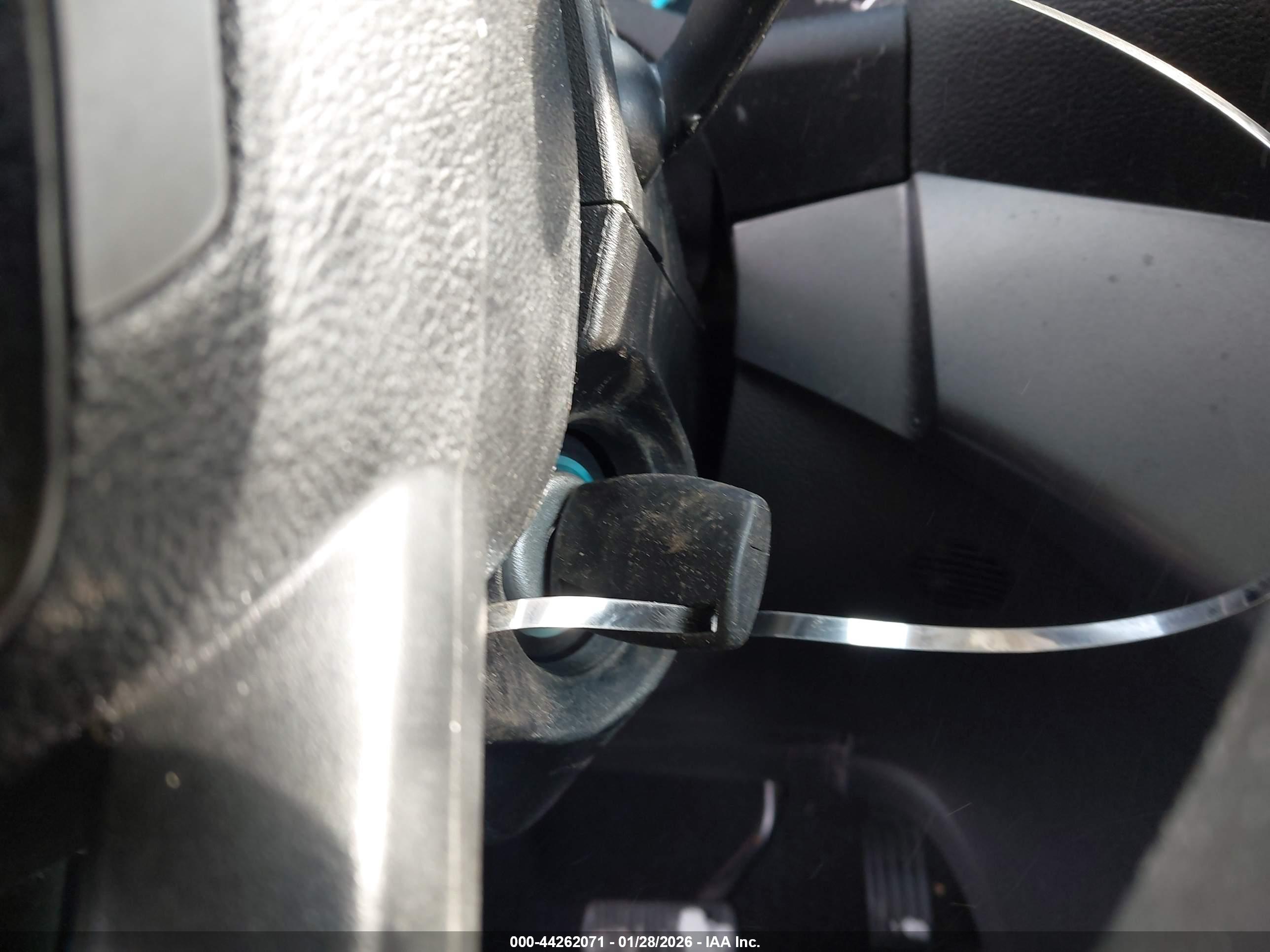 FORD ESCAPE image 11