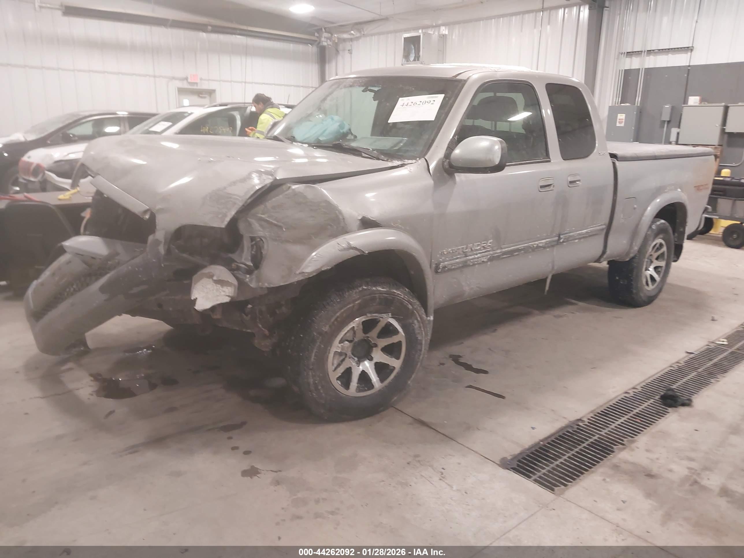 TOYOTA TUNDRA image 2
