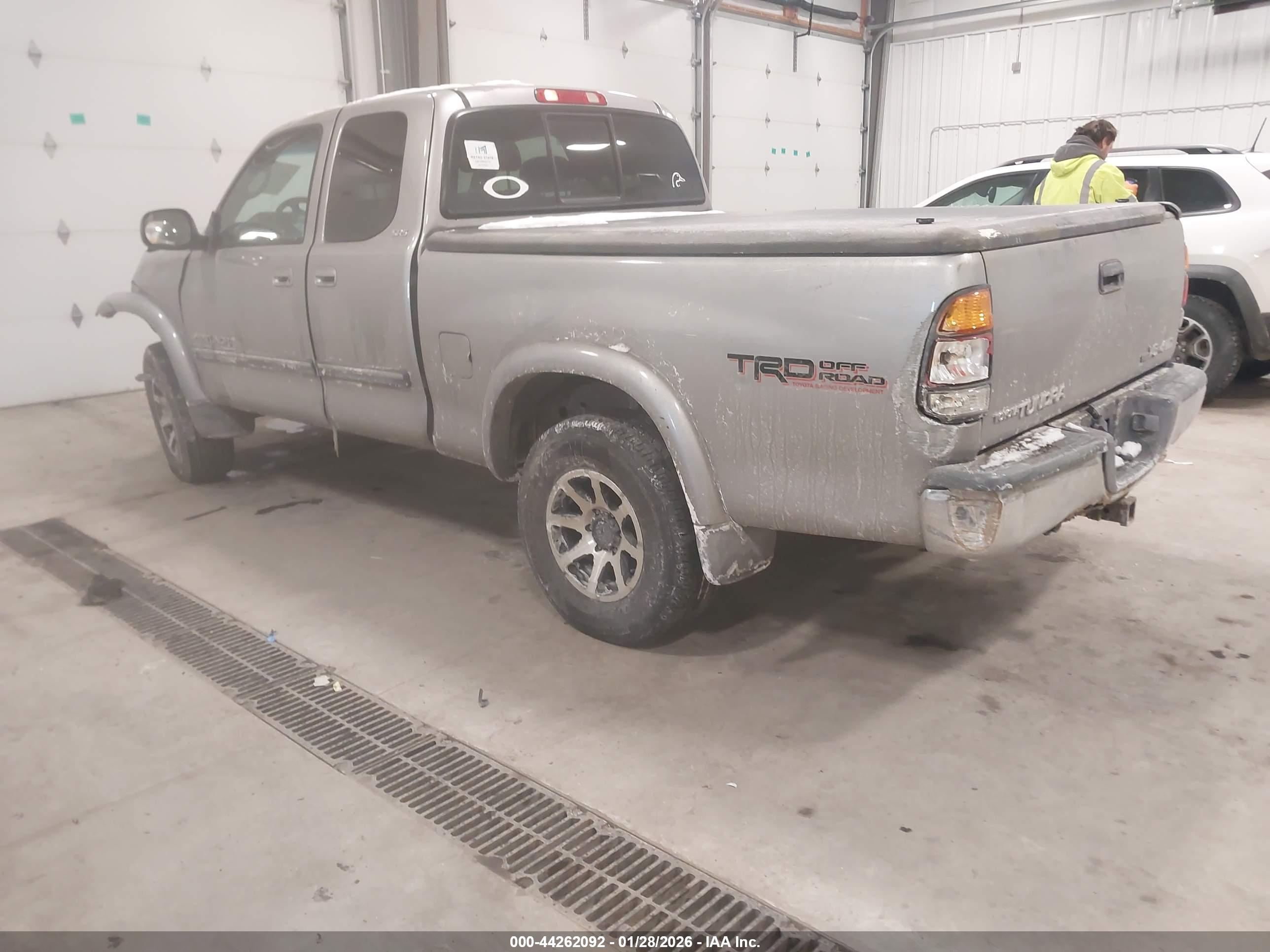 TOYOTA TUNDRA image 3