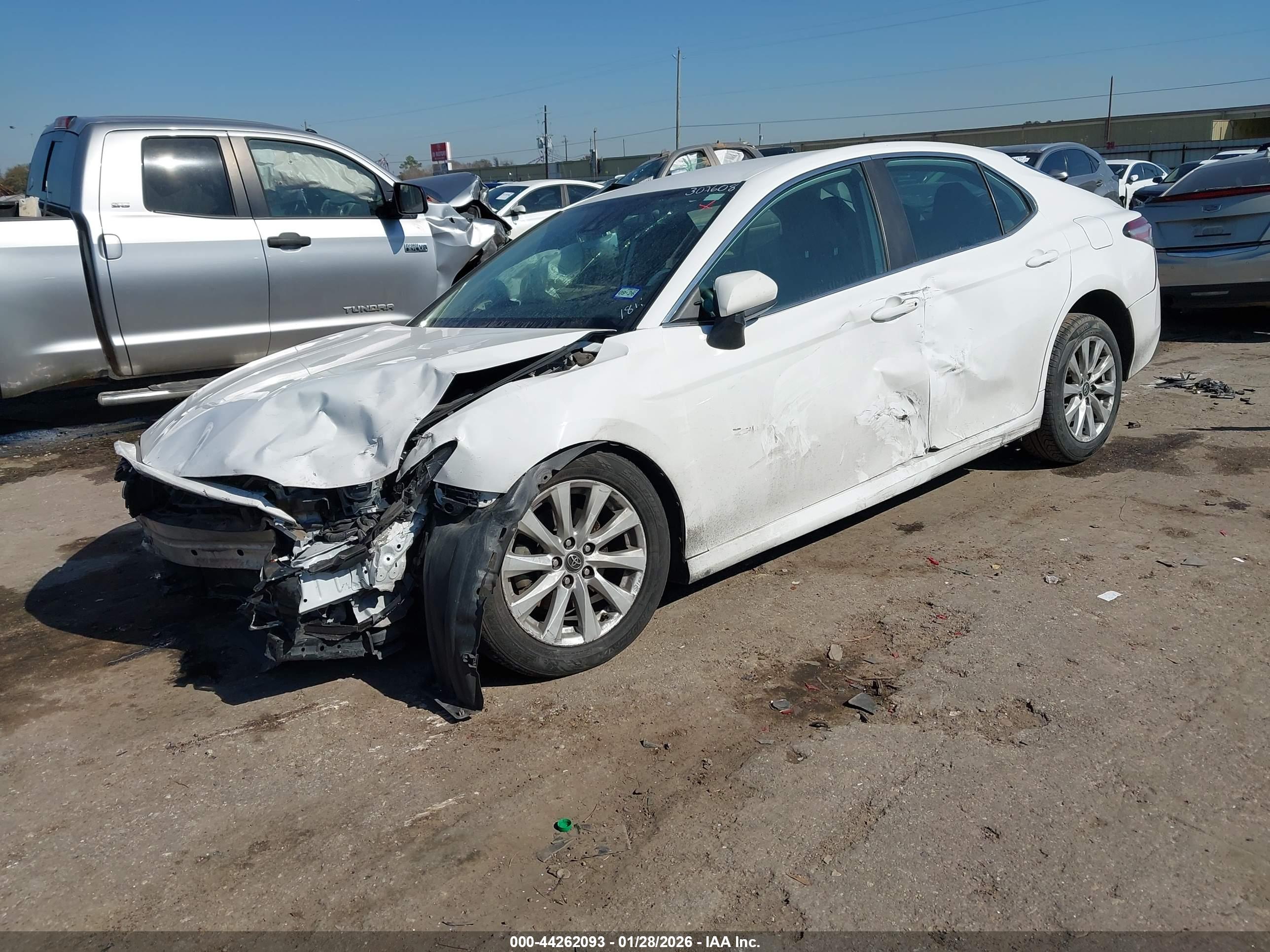 TOYOTA CAMRY image 2