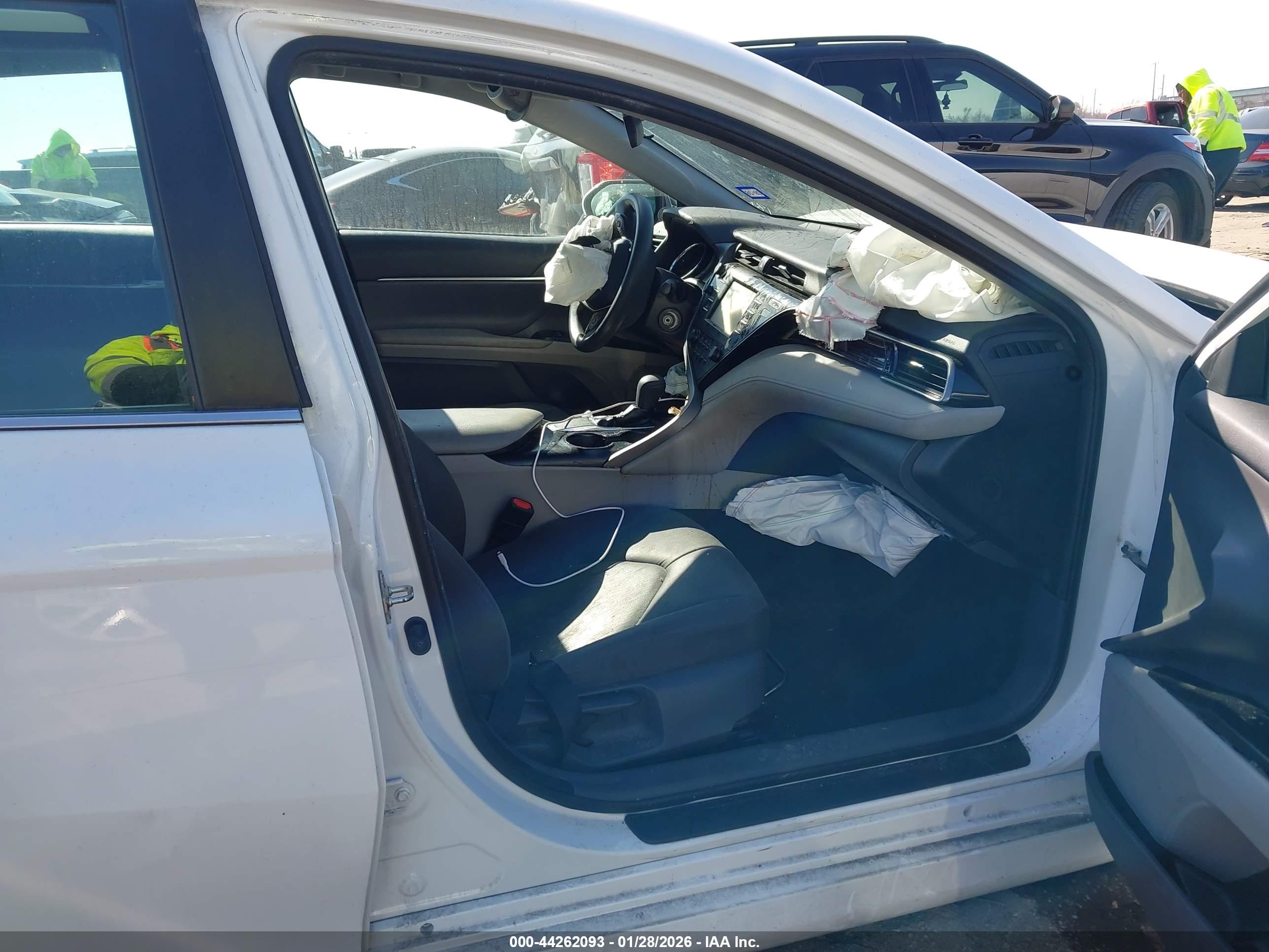 TOYOTA CAMRY image 5