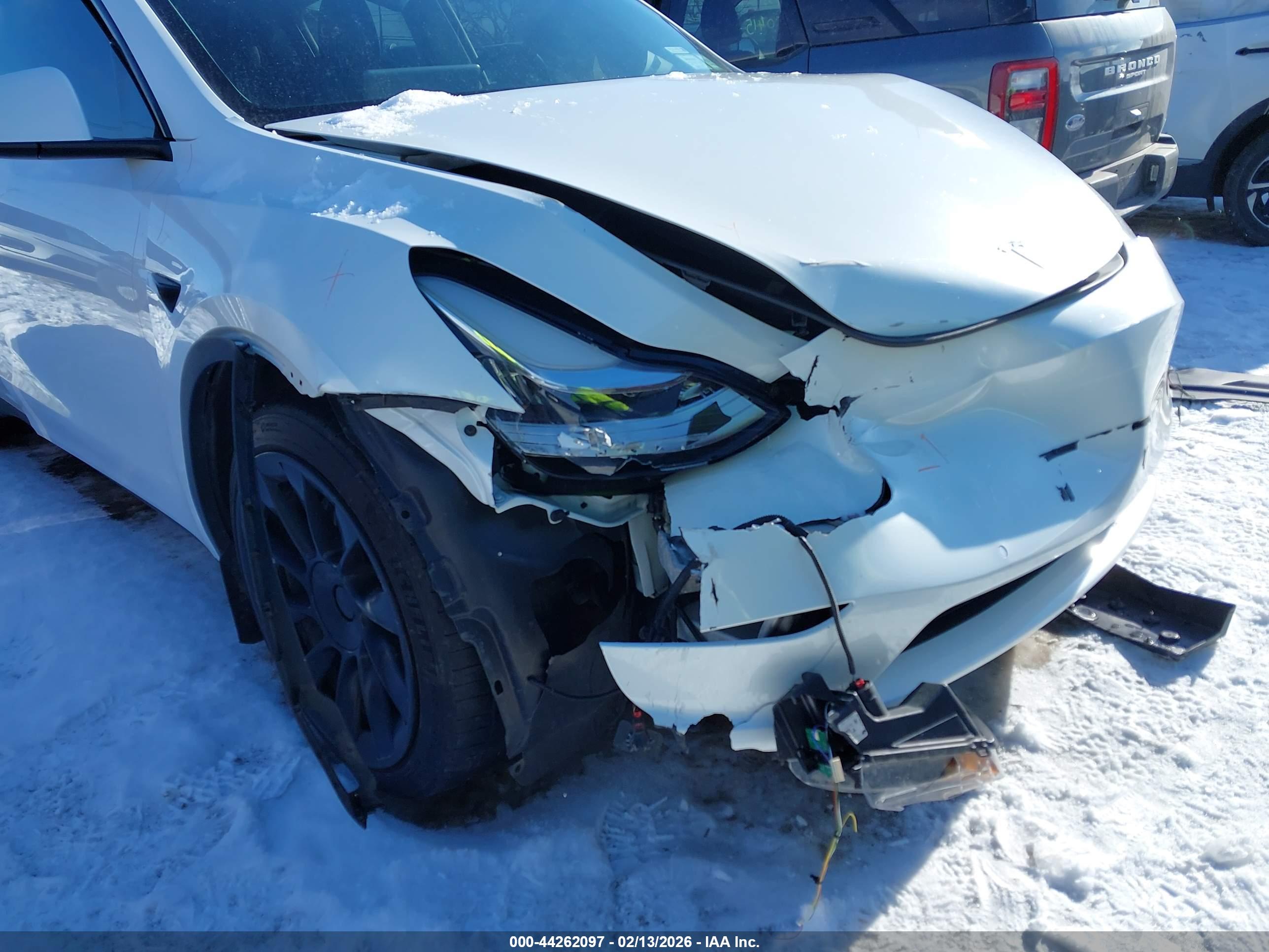 TESLA MODEL image 6