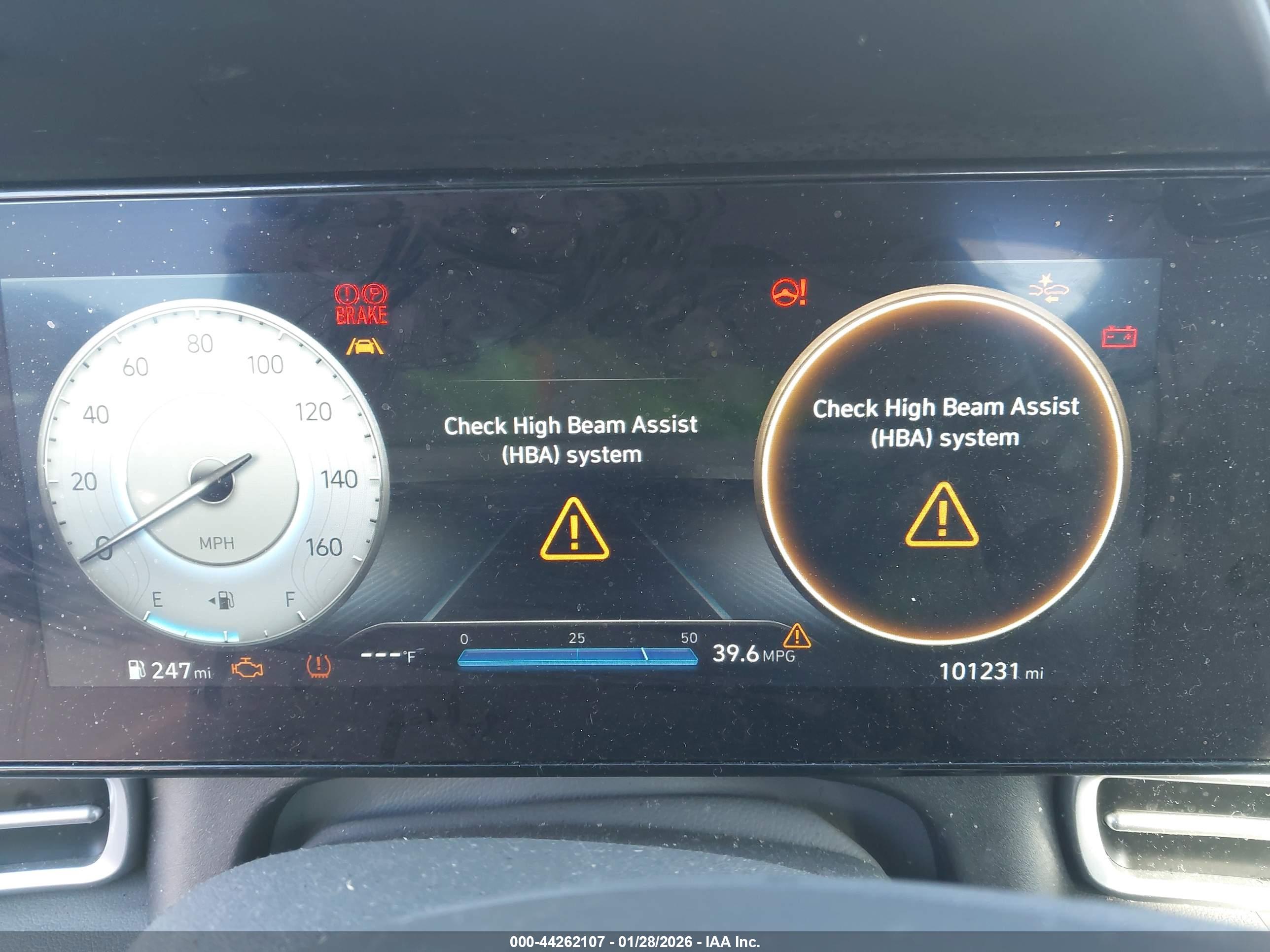 HYUNDAI ELANTRA image 7