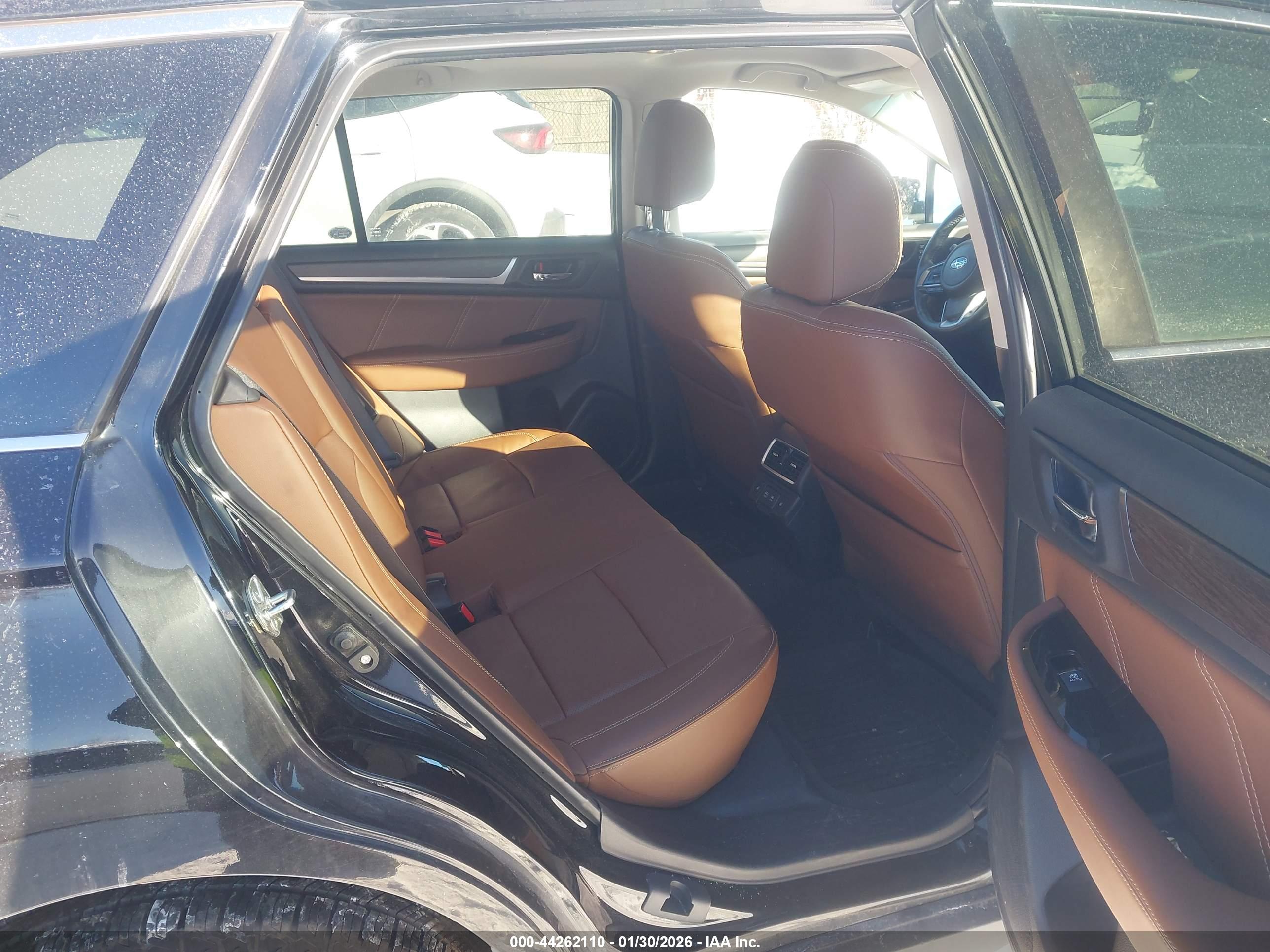 SUBARU OUTBACK image 8
