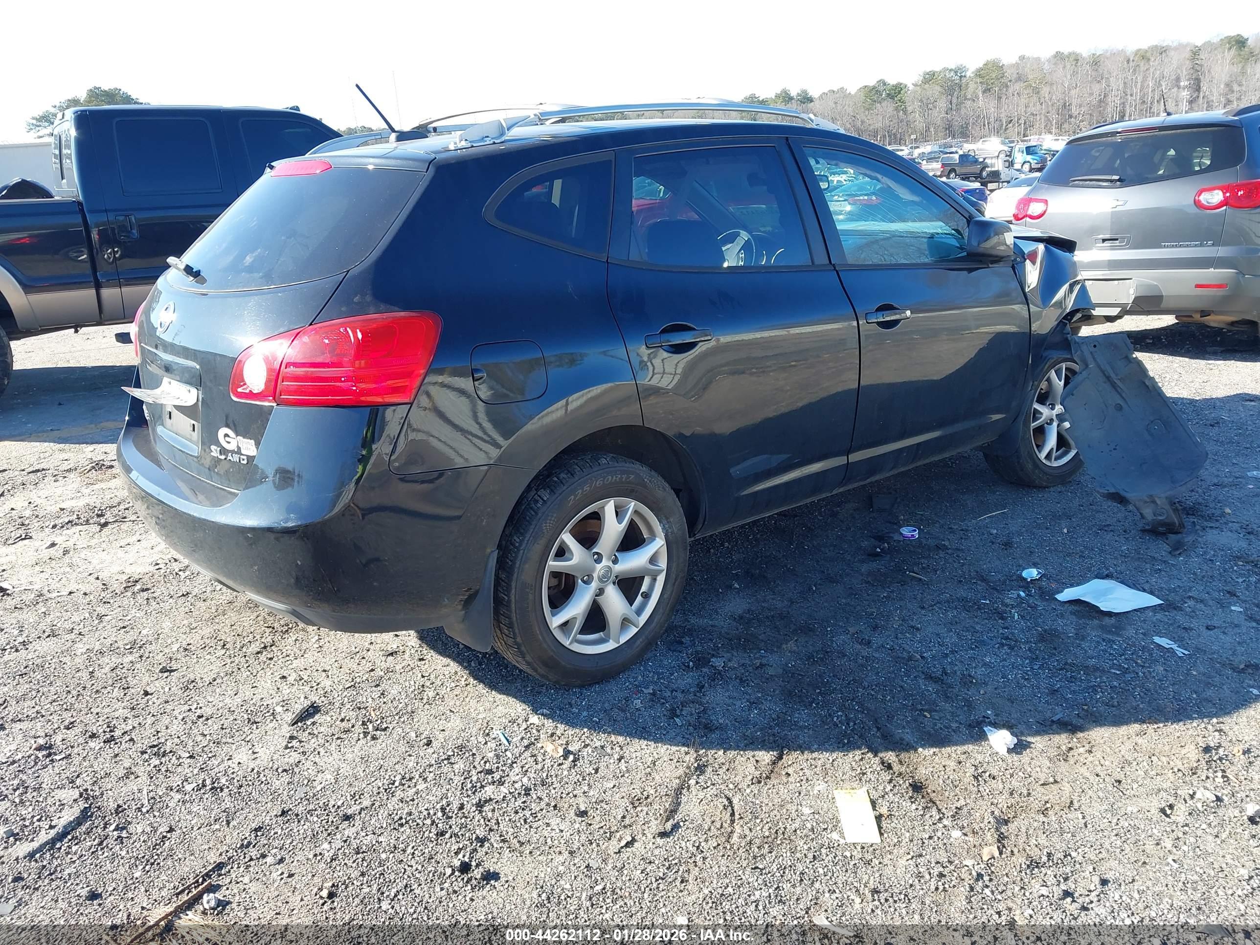 NISSAN ROGUE image 4