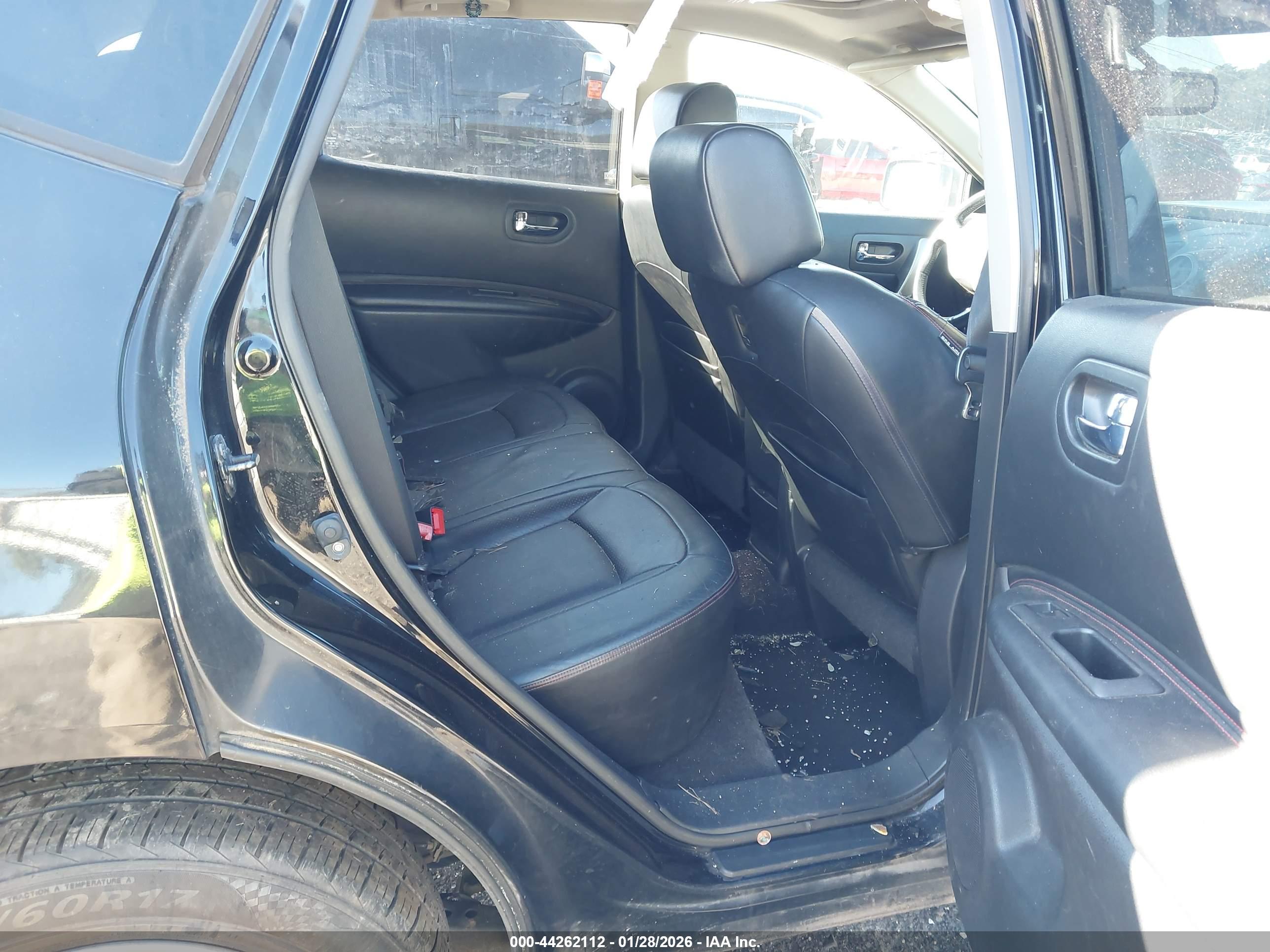 NISSAN ROGUE image 8