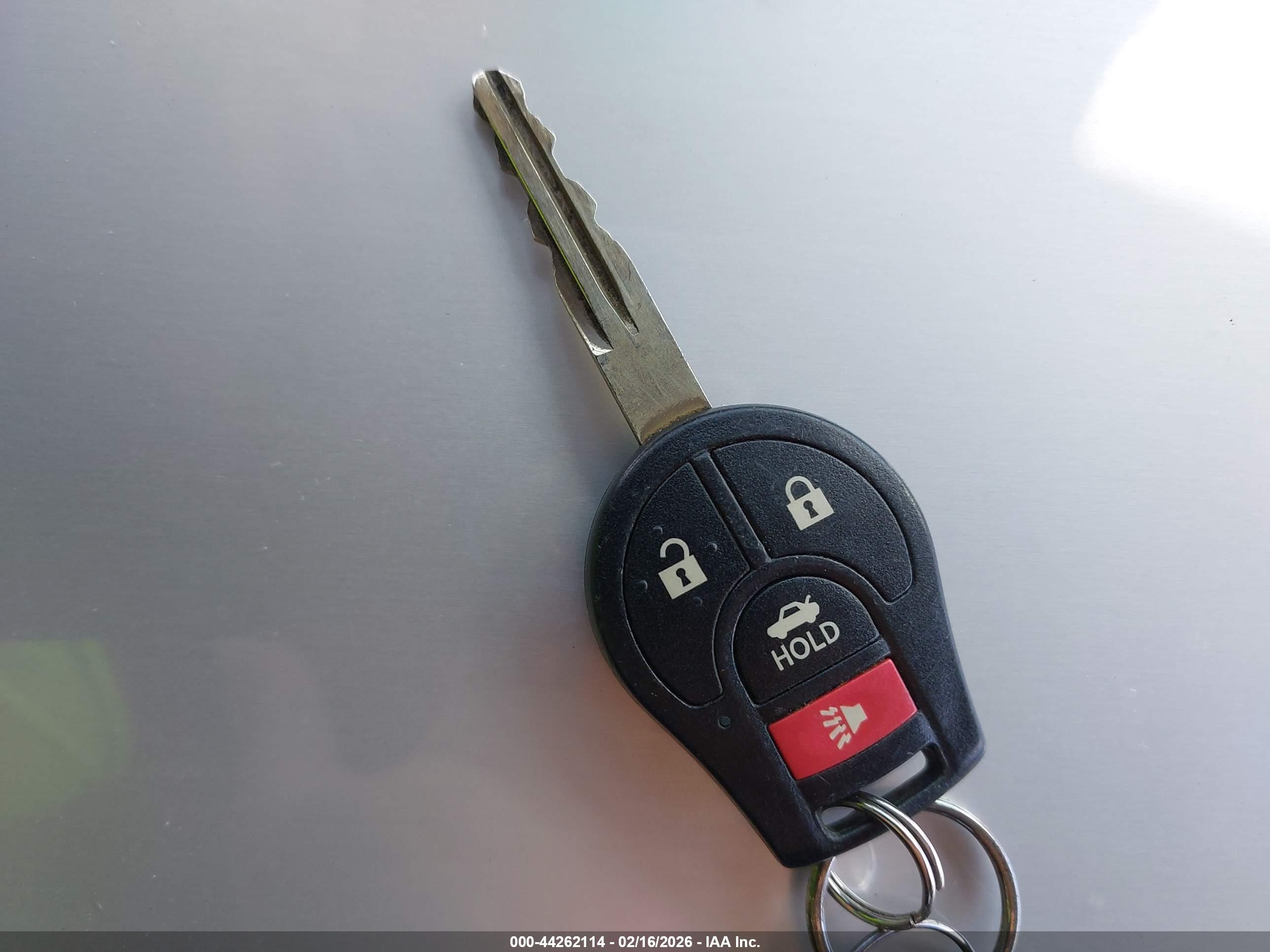 NISSAN VERSA image 11