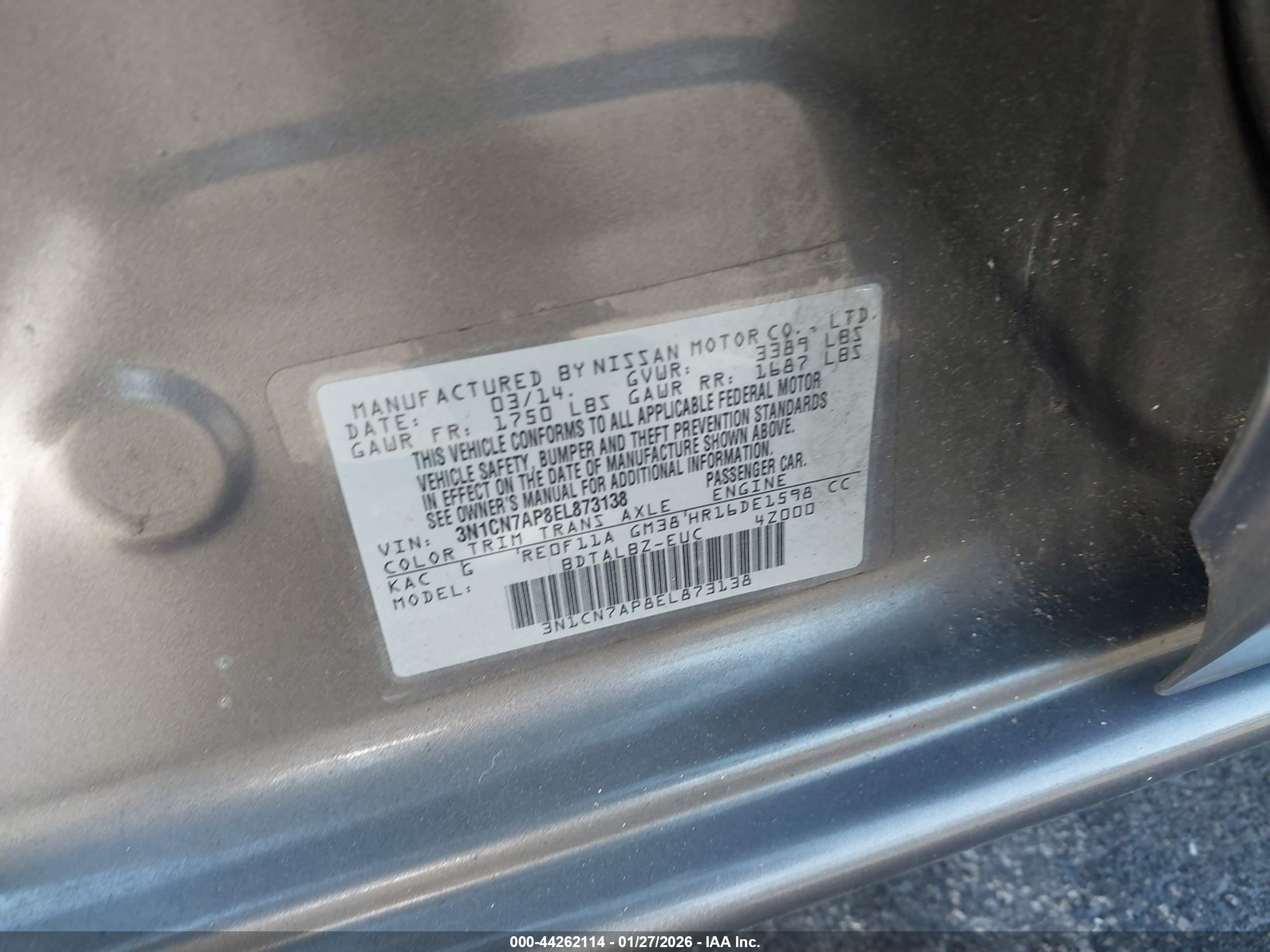 NISSAN VERSA image 9