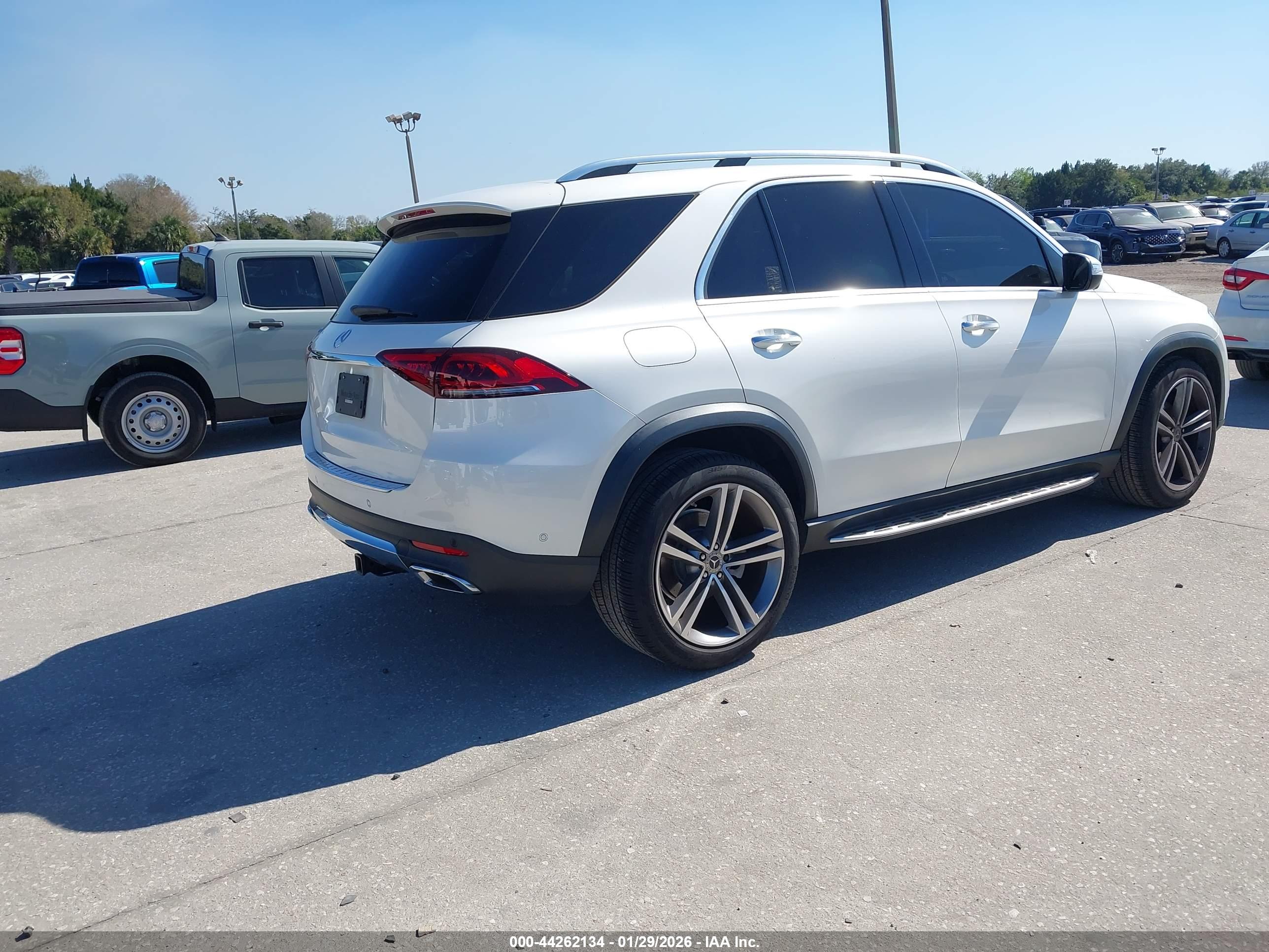 MERCEDES-BENZ GLE image 4