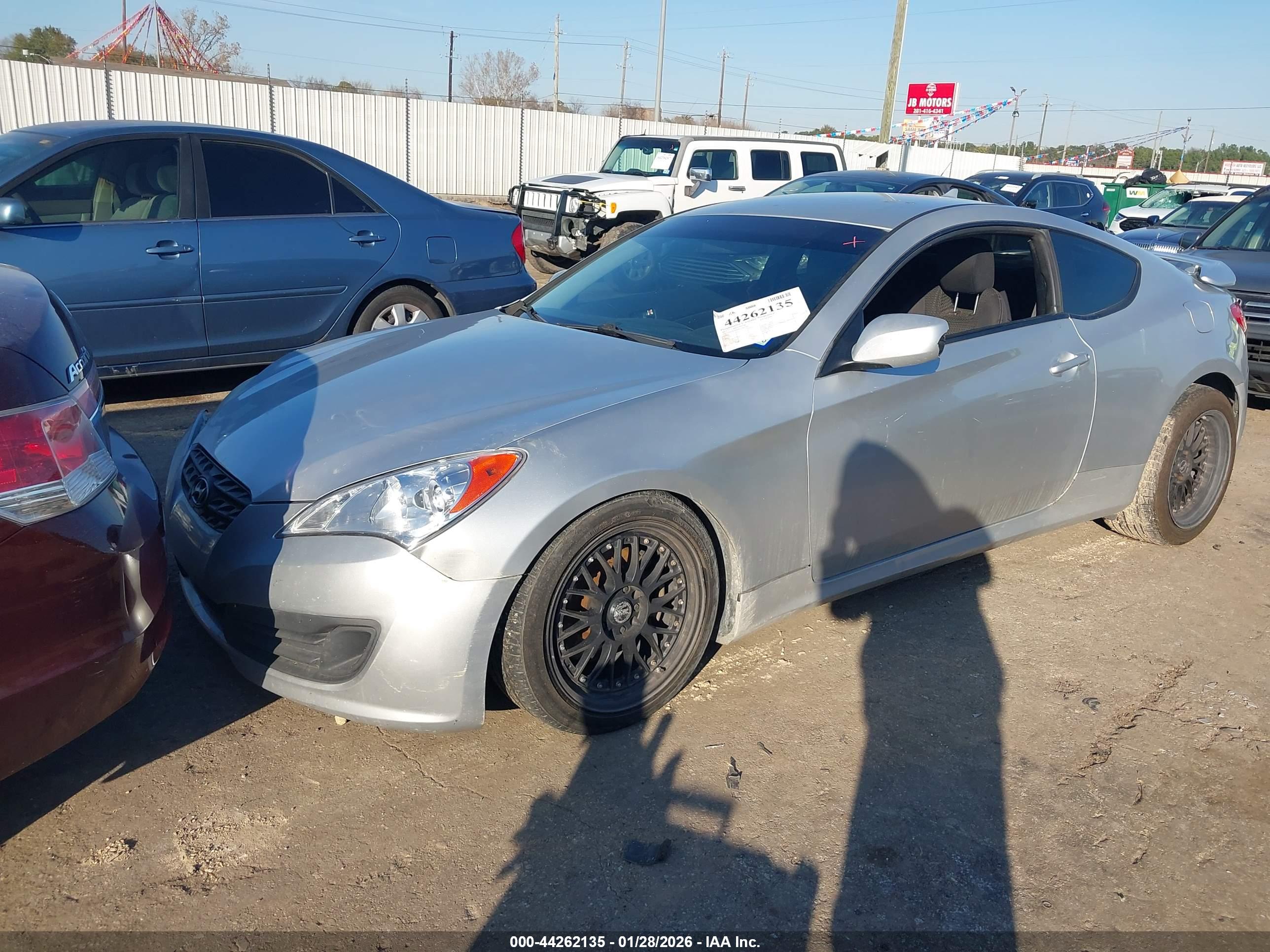 HYUNDAI GENESIS image 2