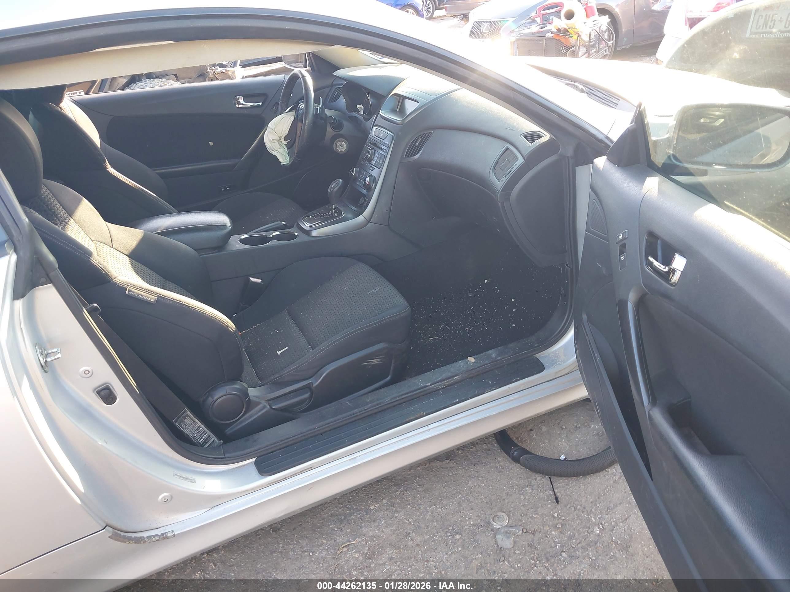 HYUNDAI GENESIS image 5