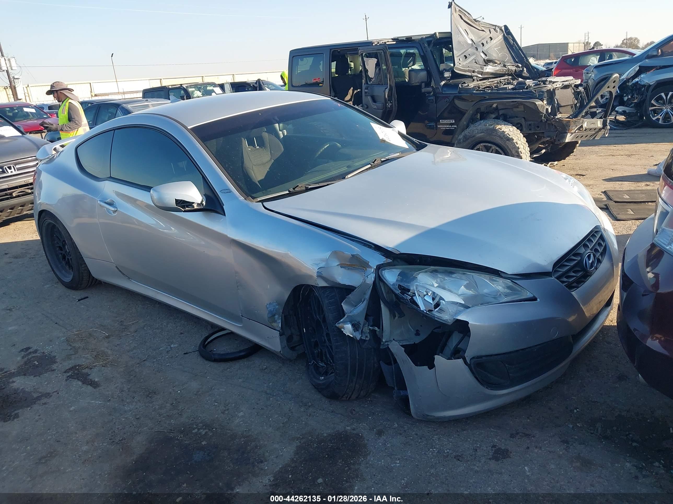 HYUNDAI GENESIS image 6