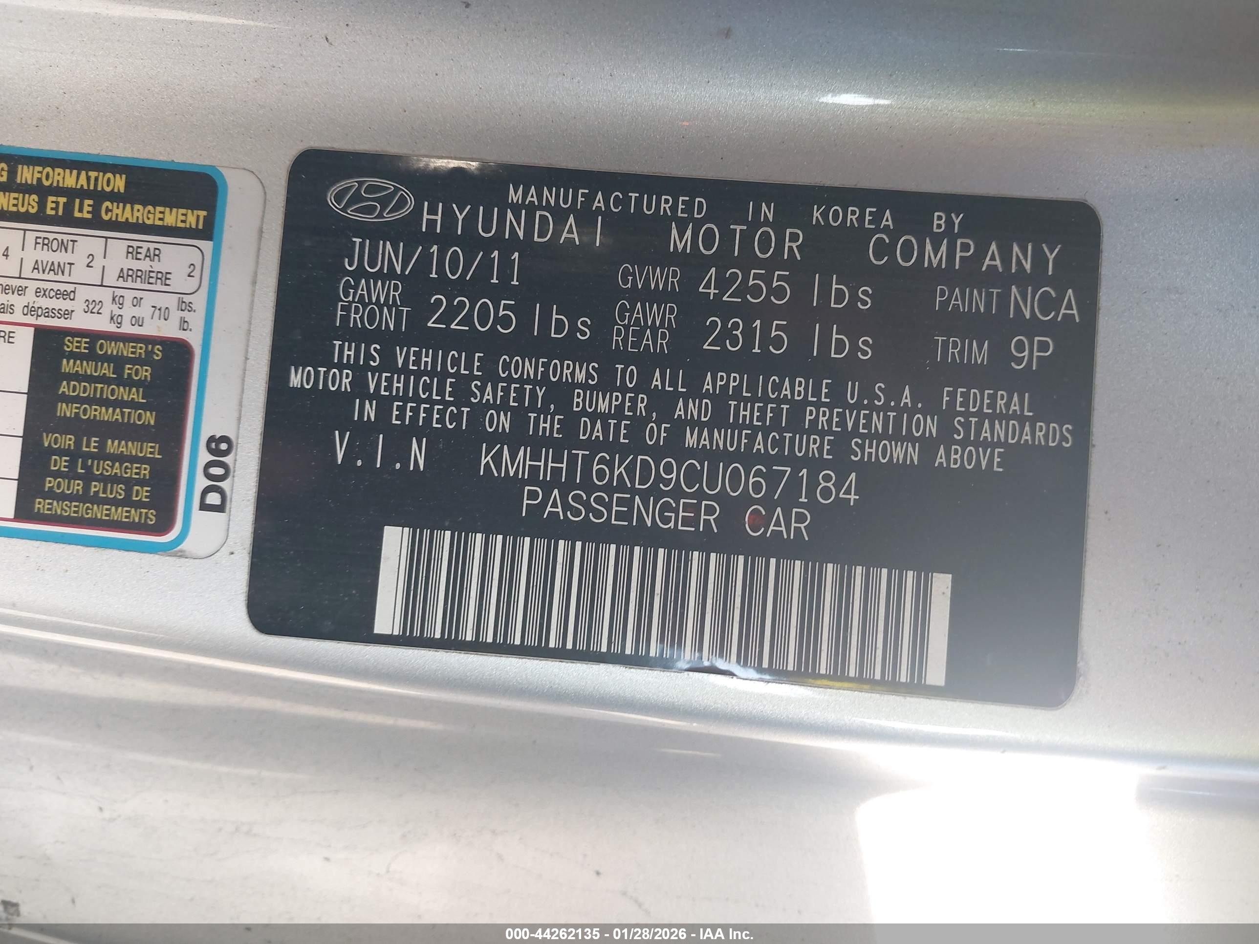 HYUNDAI GENESIS image 9