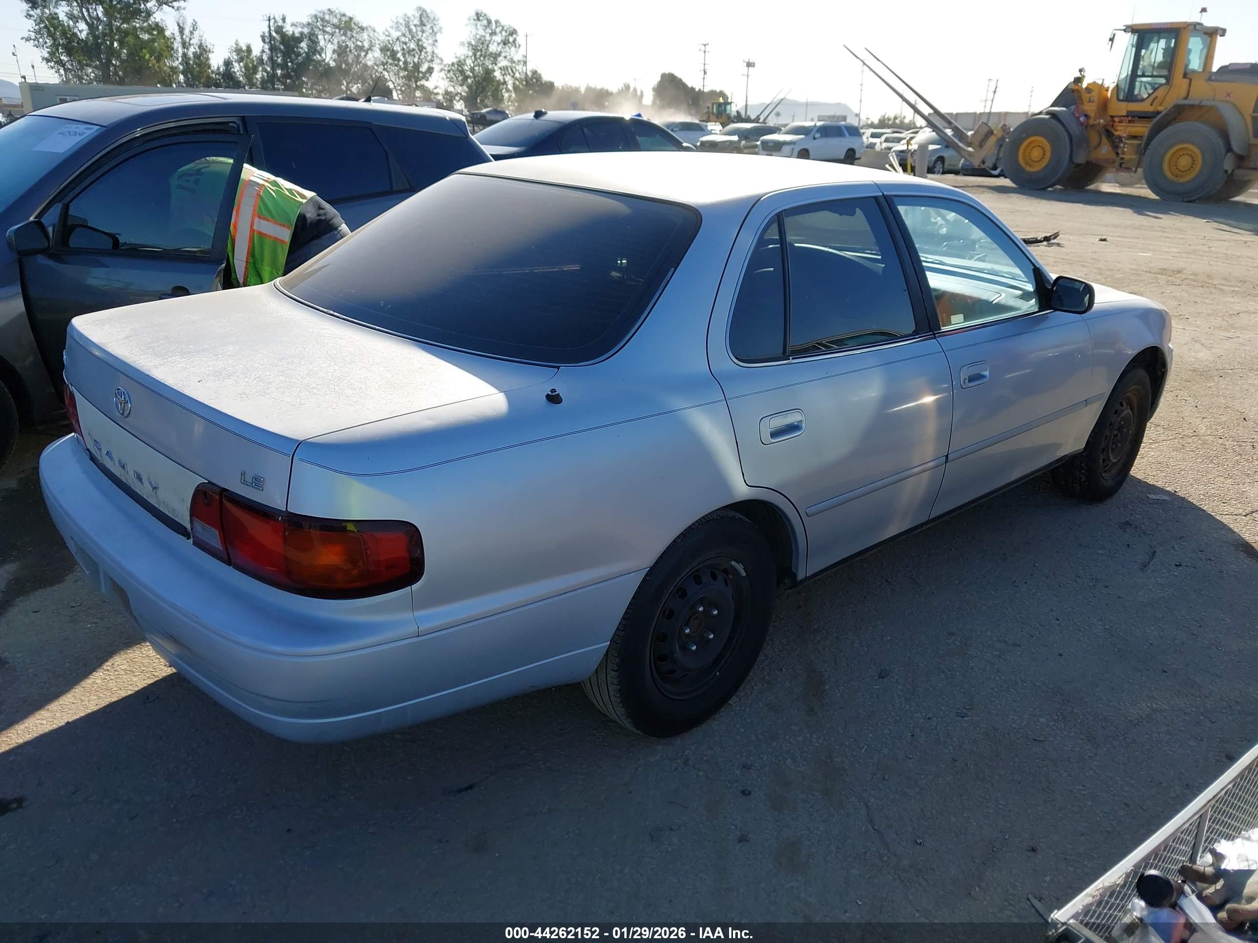 TOYOTA CAMRY image 4