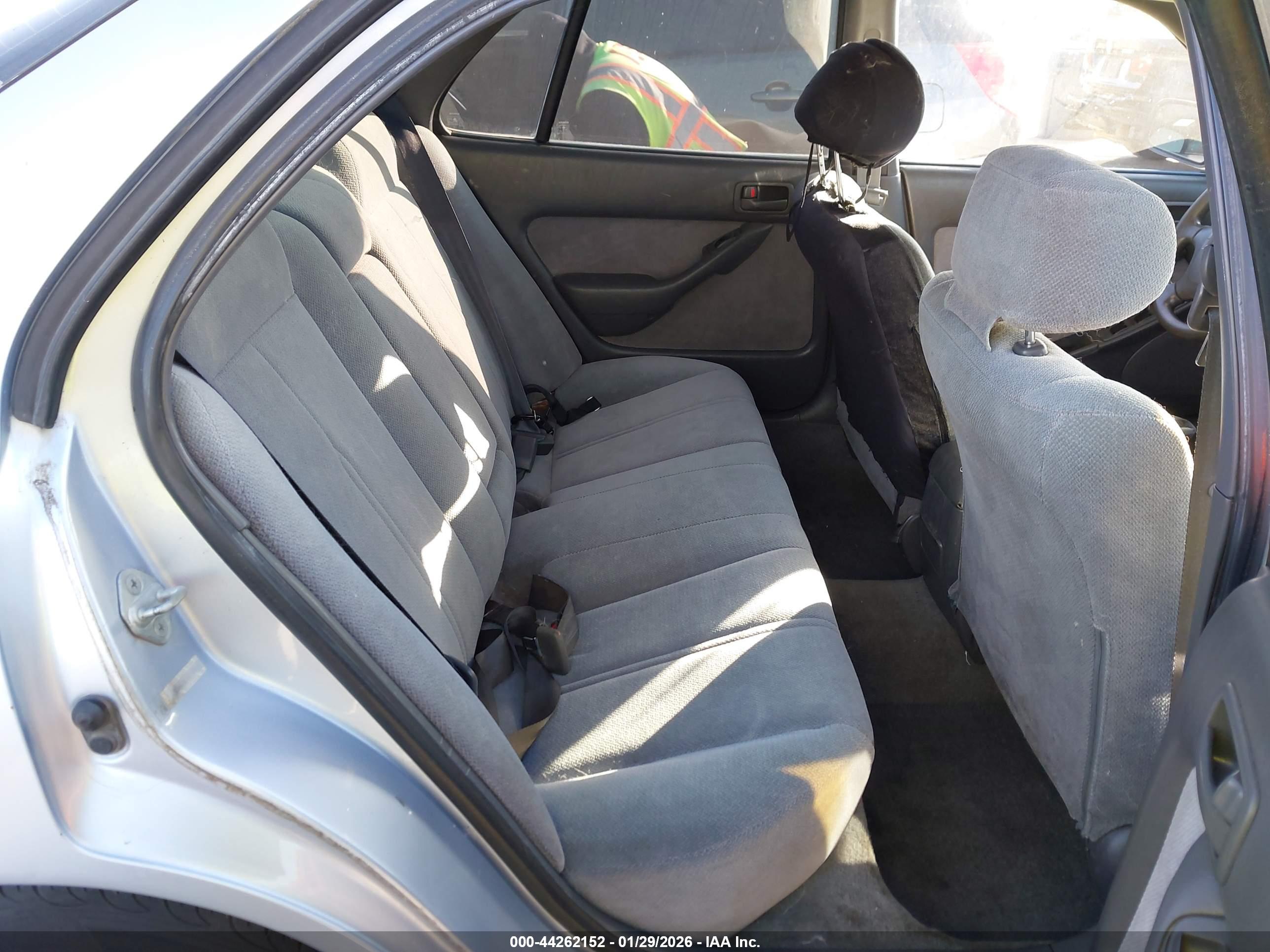 TOYOTA CAMRY image 8