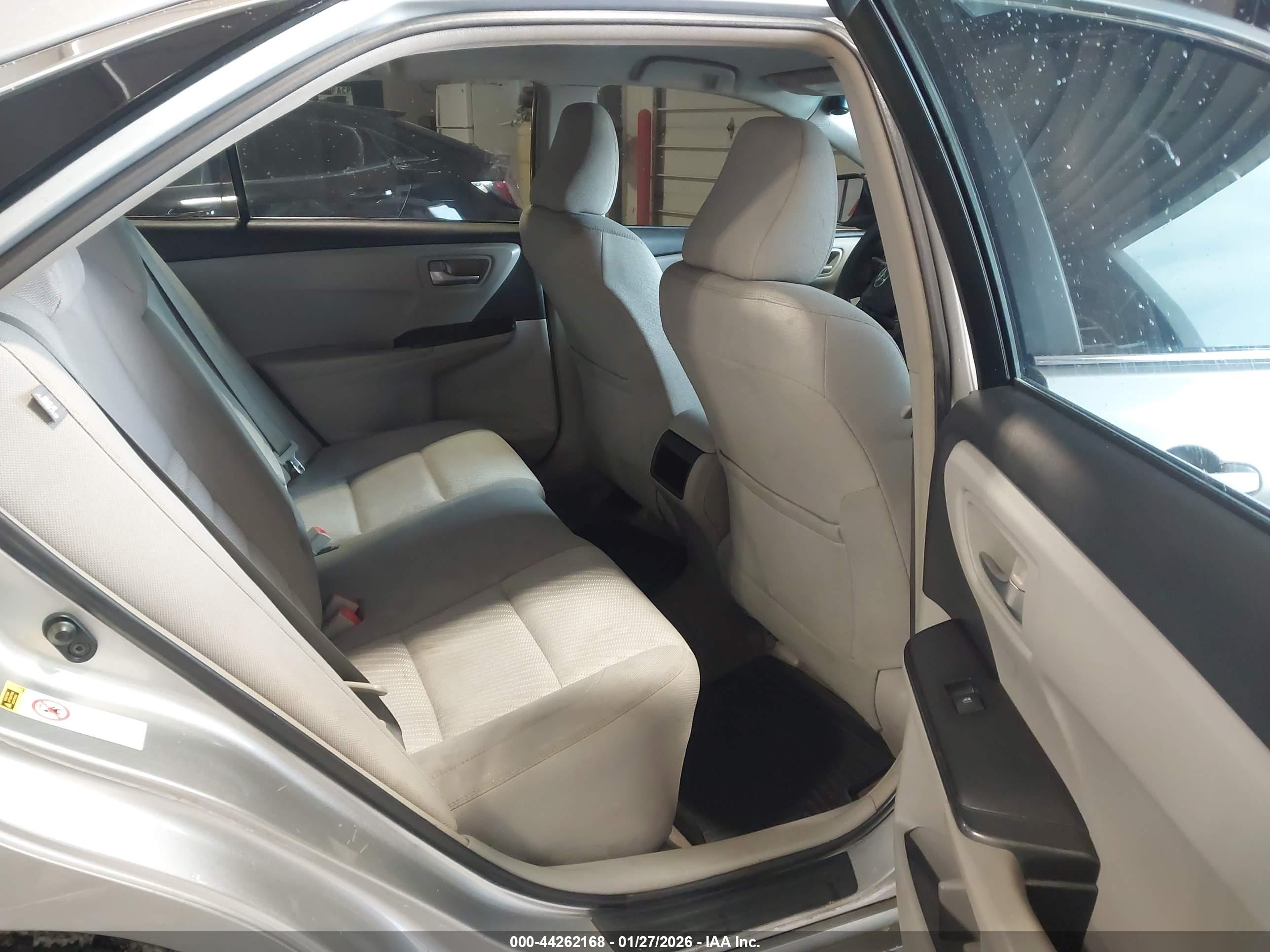 TOYOTA CAMRY image 8