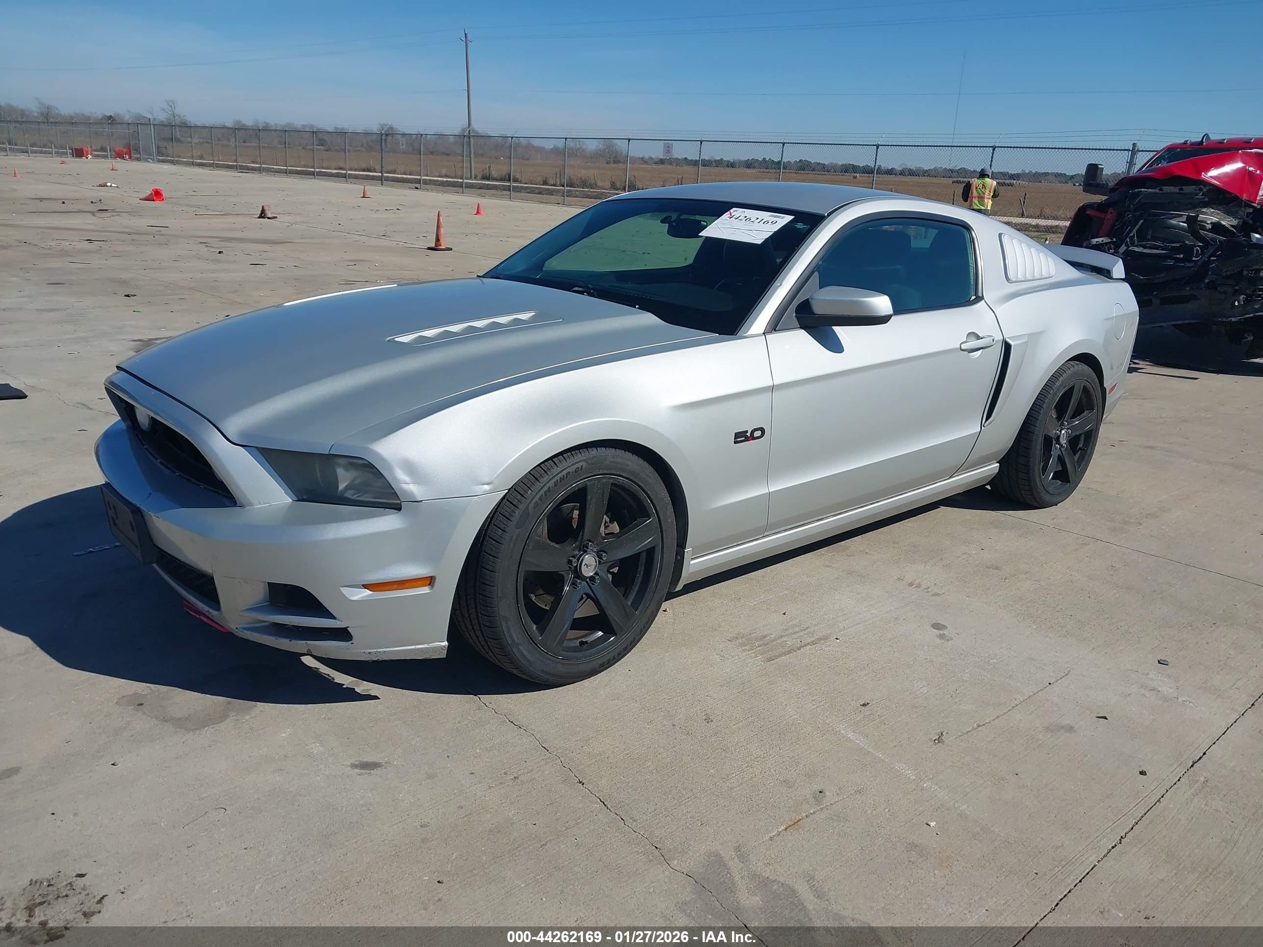 FORD MUSTANG image 2