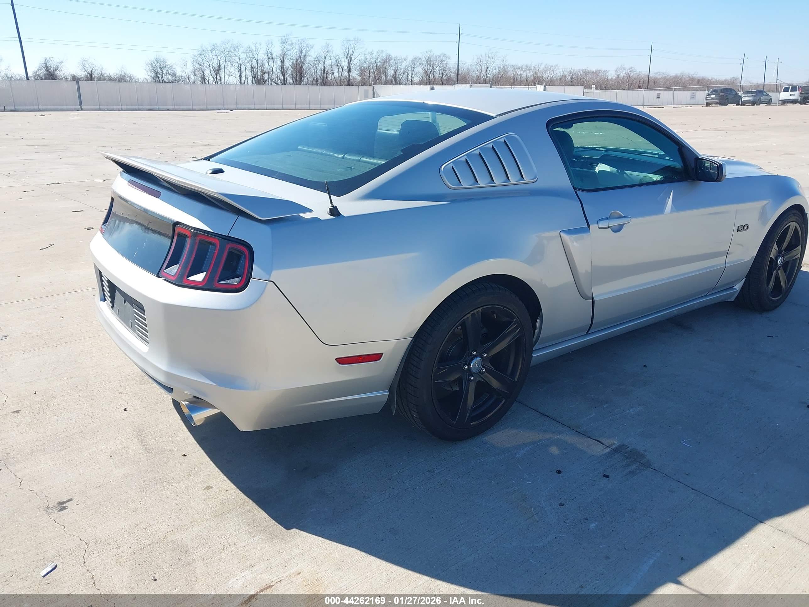 FORD MUSTANG image 4