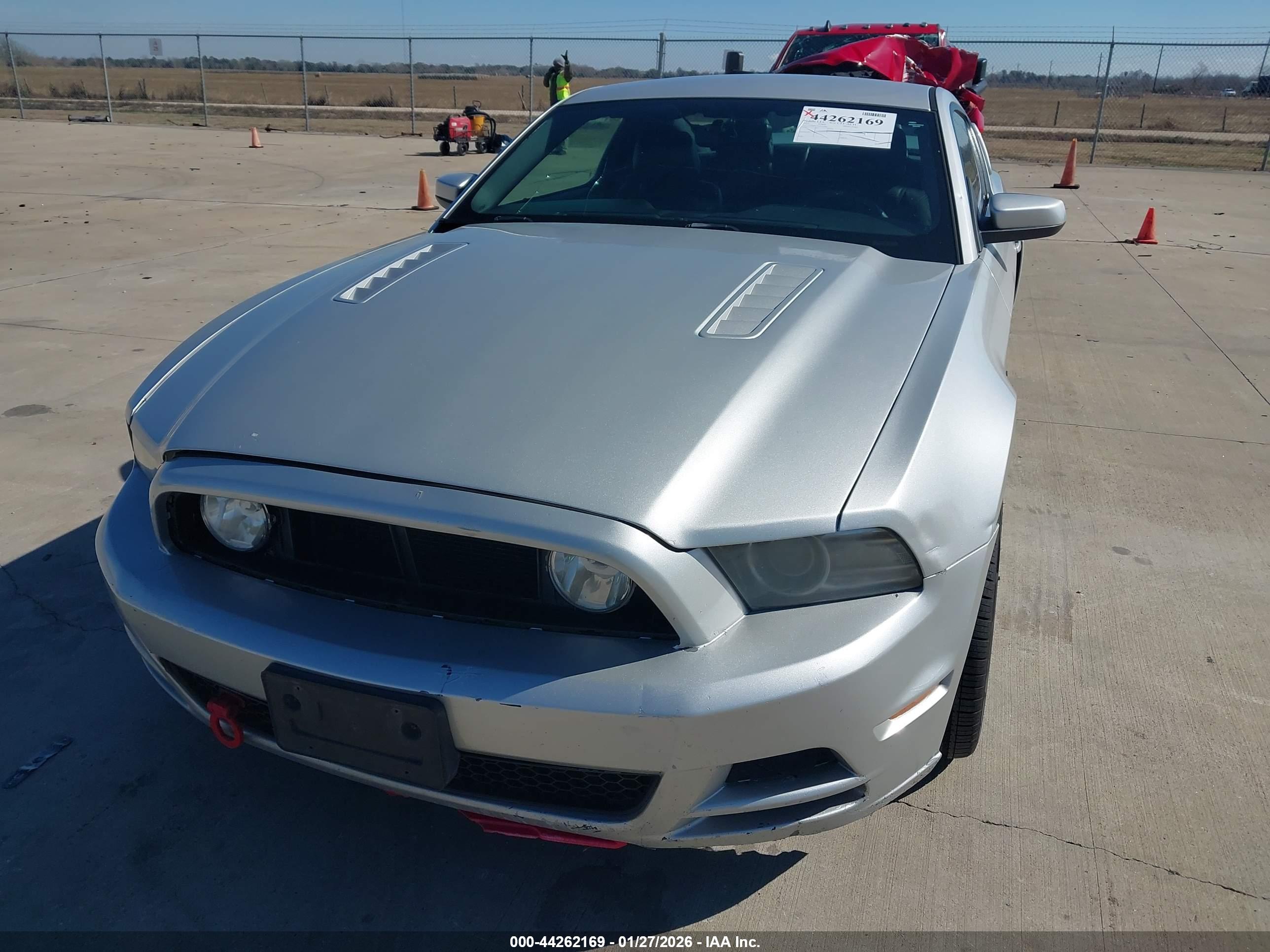 FORD MUSTANG image 6