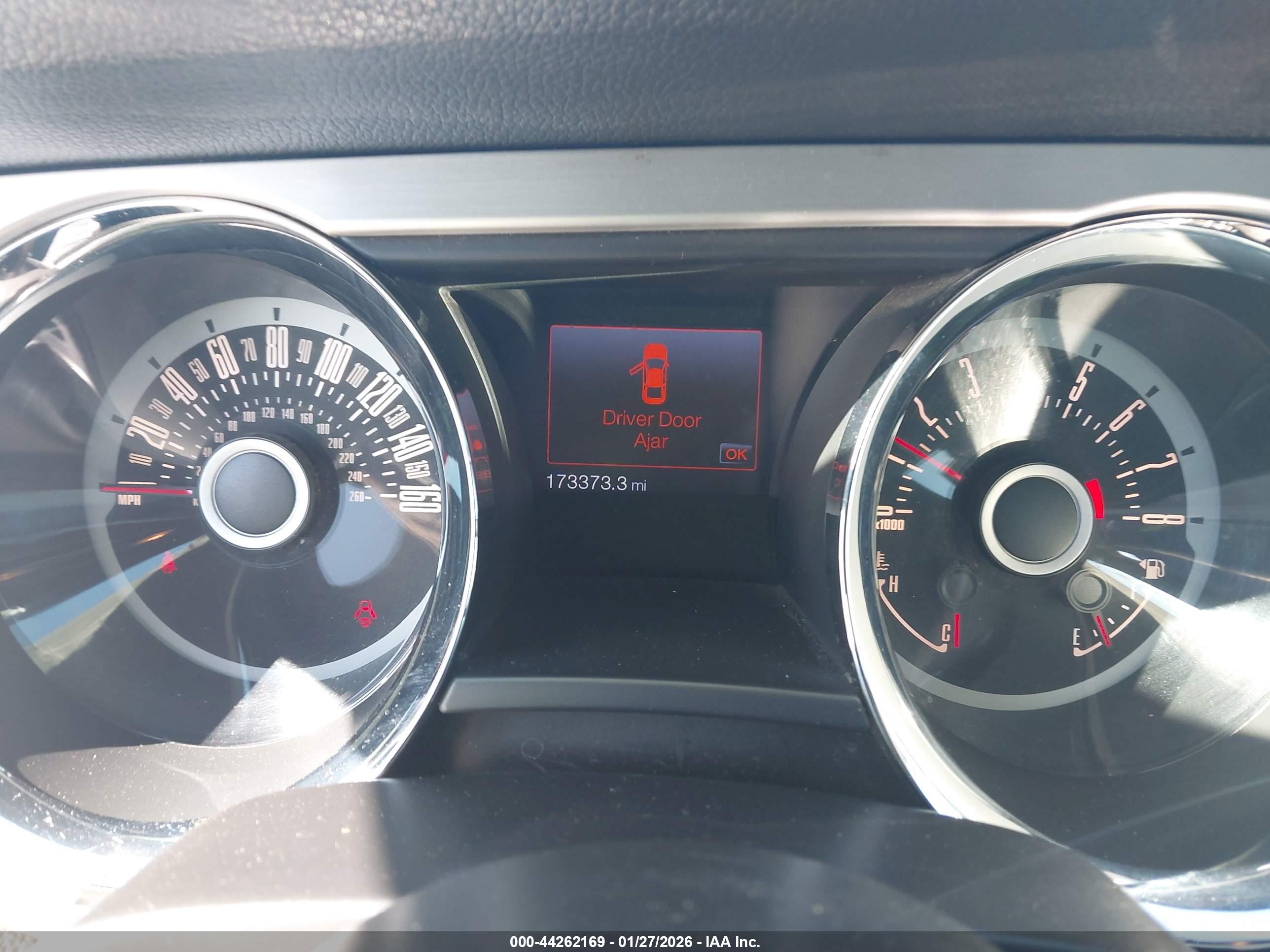 FORD MUSTANG image 7