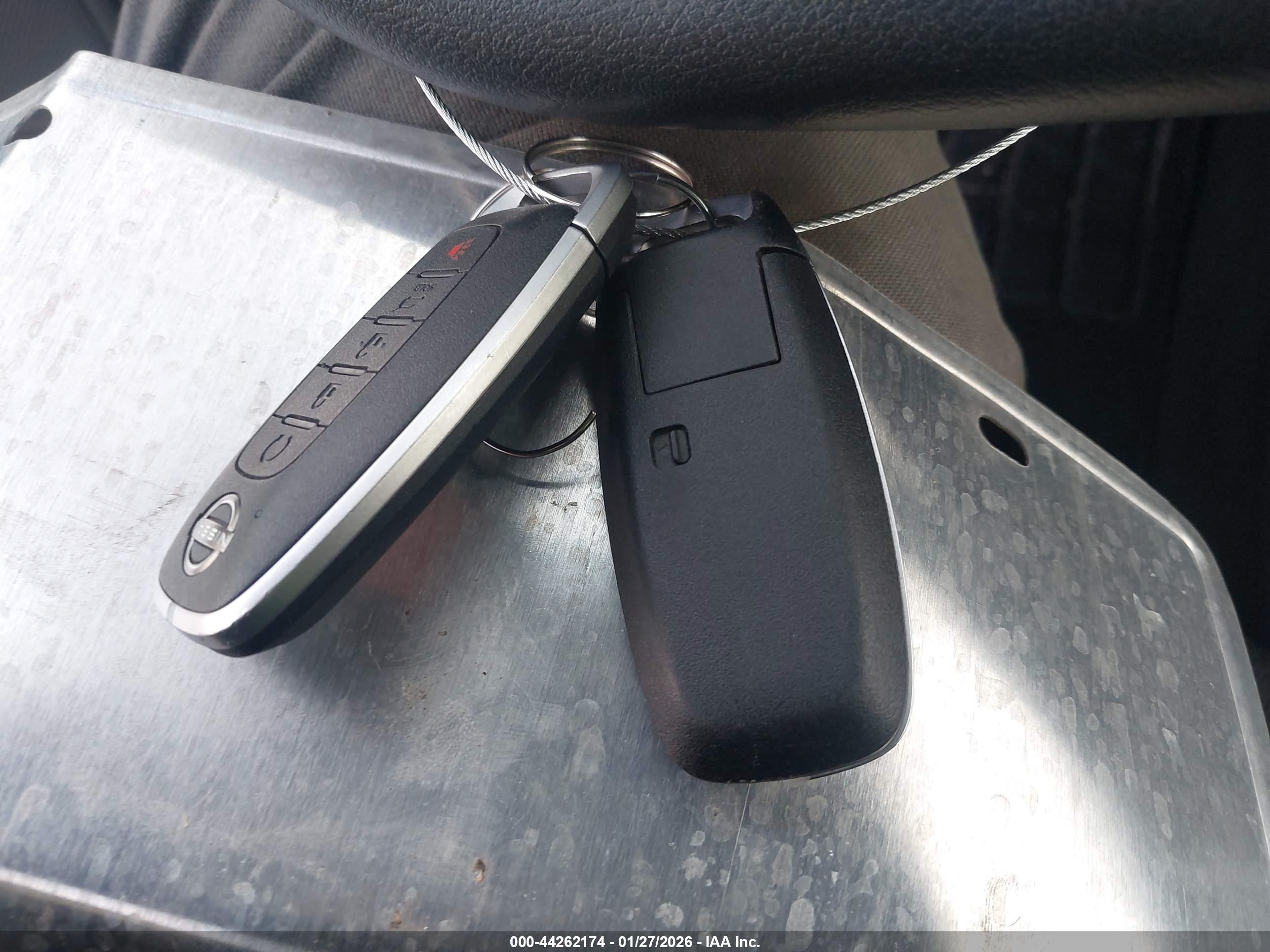 NISSAN ROGUE image 11