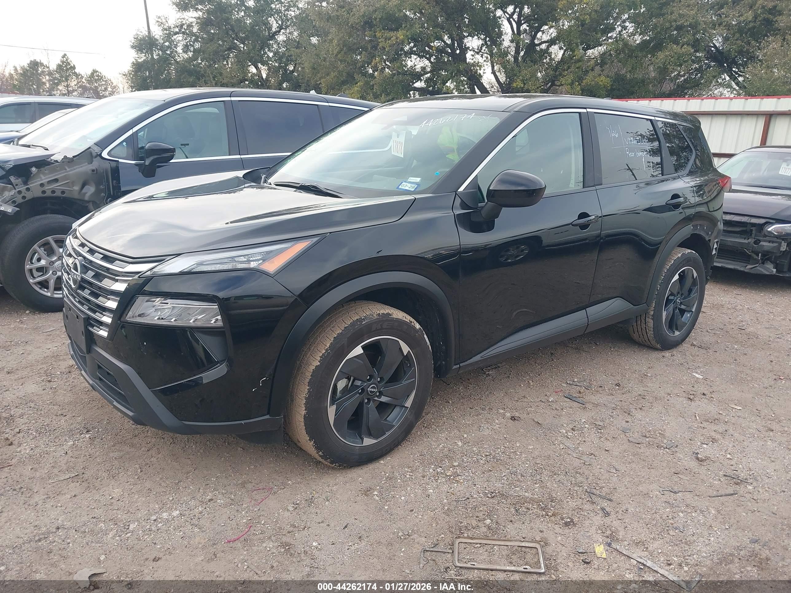 NISSAN ROGUE image 2