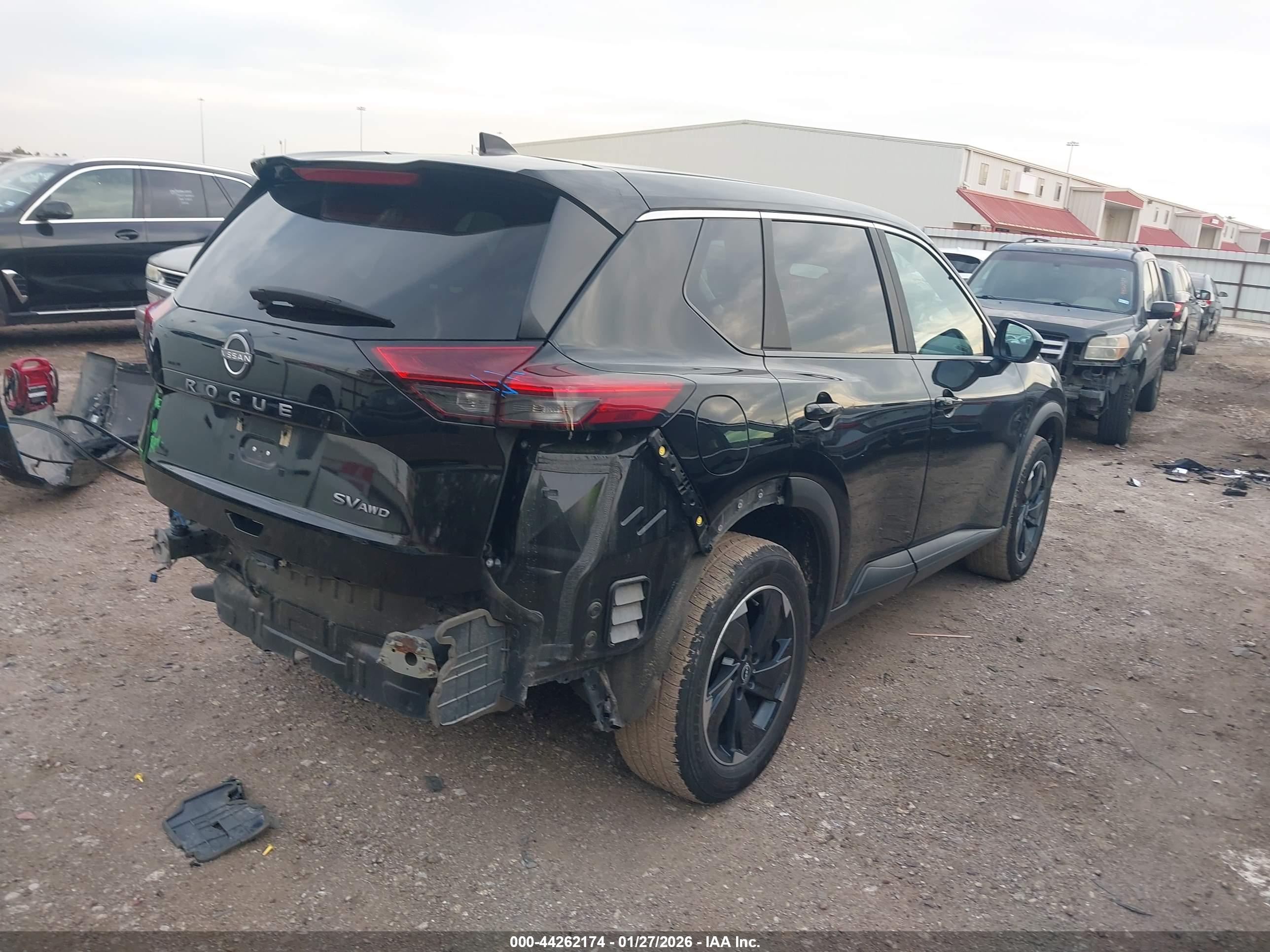 NISSAN ROGUE image 4