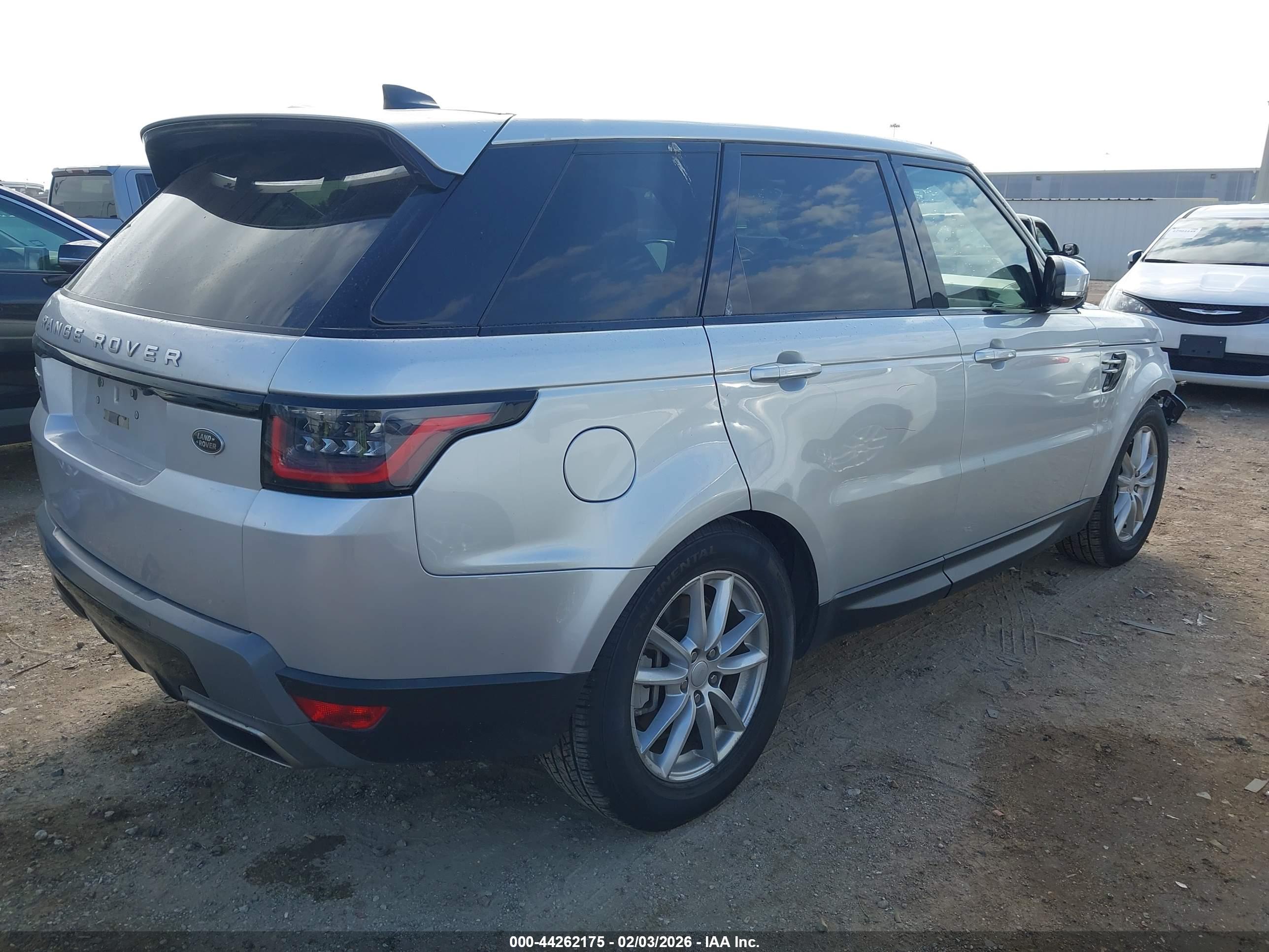 LAND ROVER image 4