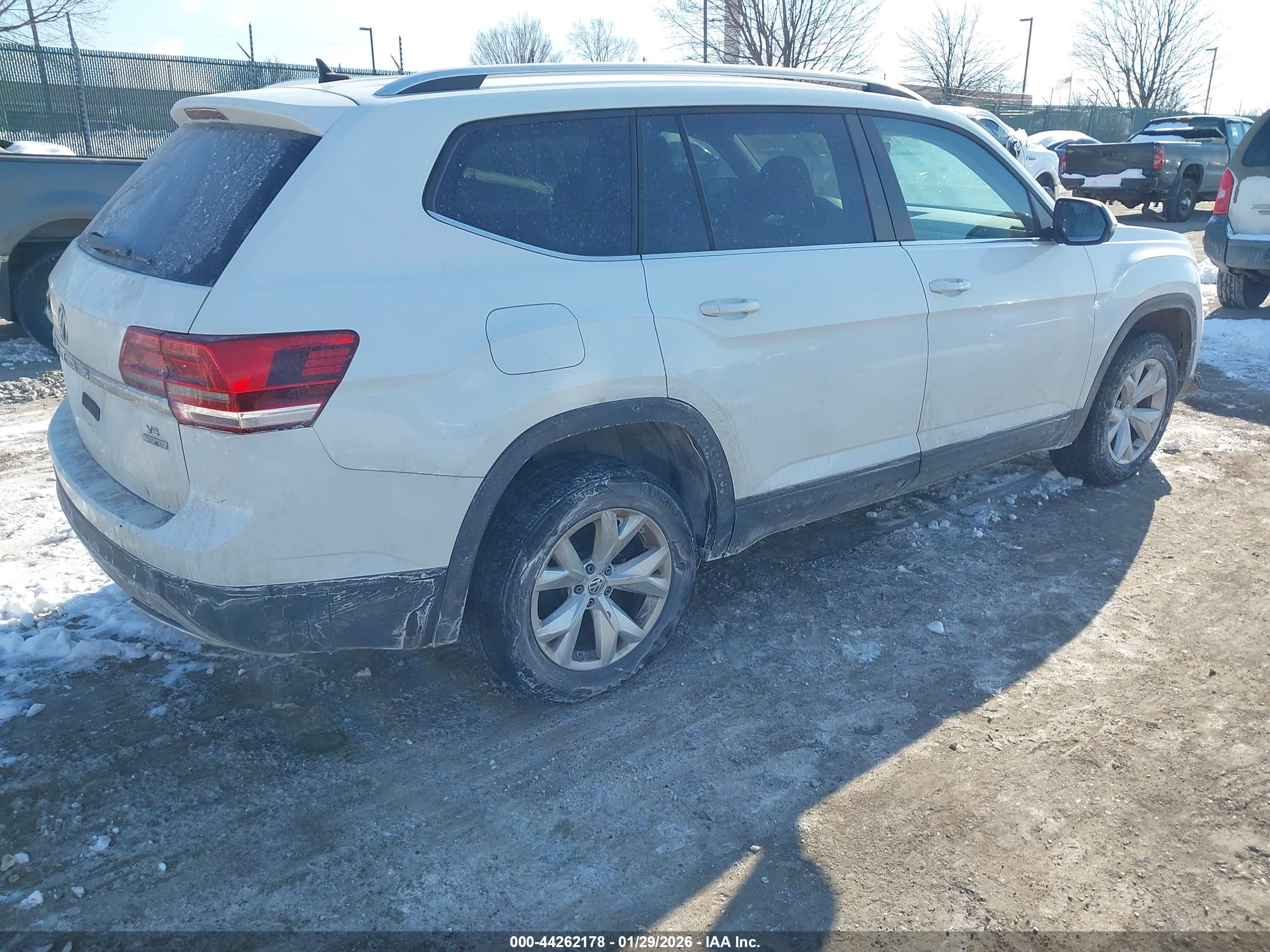 VOLKSWAGEN ATLAS image 4