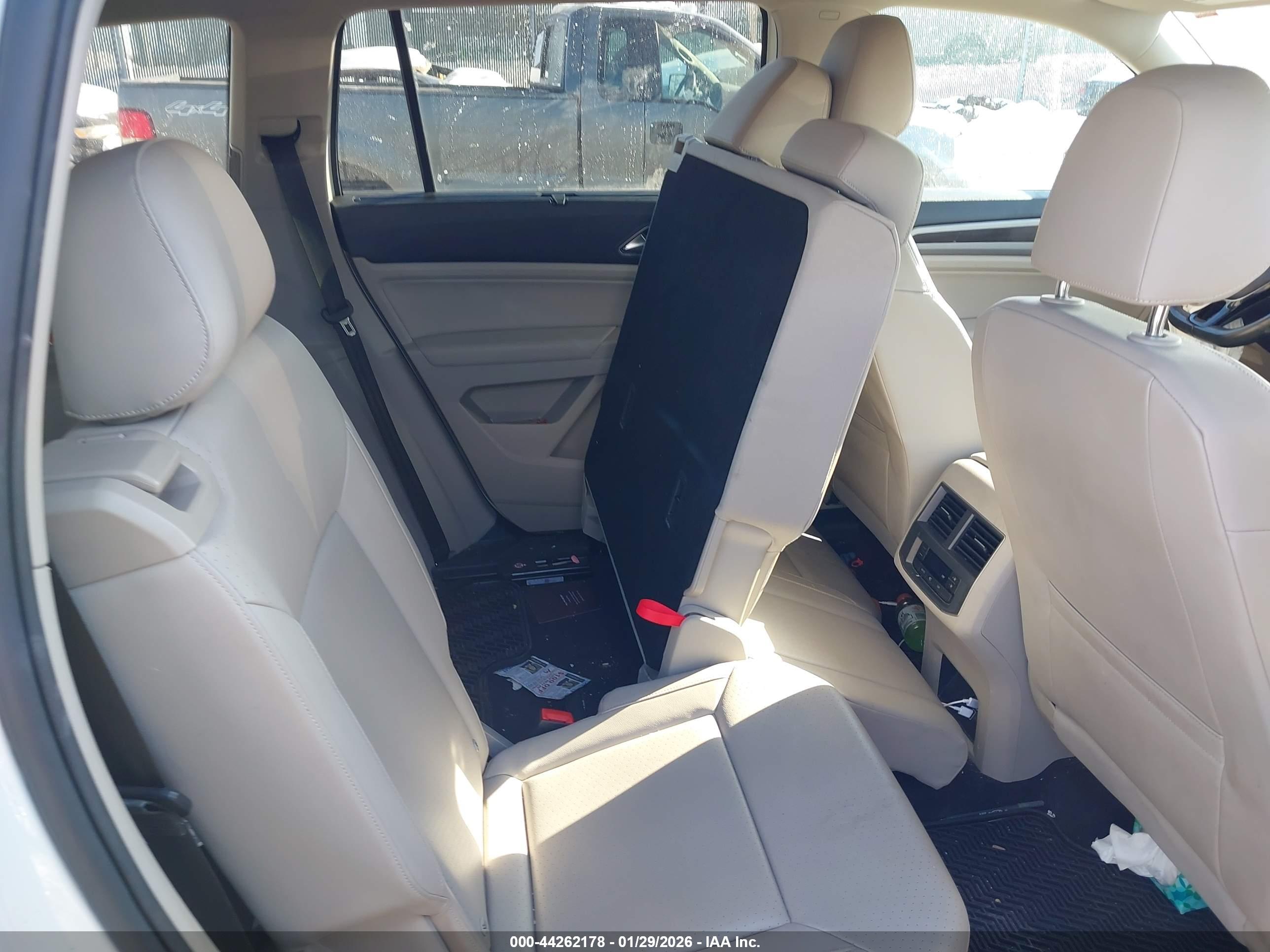 VOLKSWAGEN ATLAS image 8