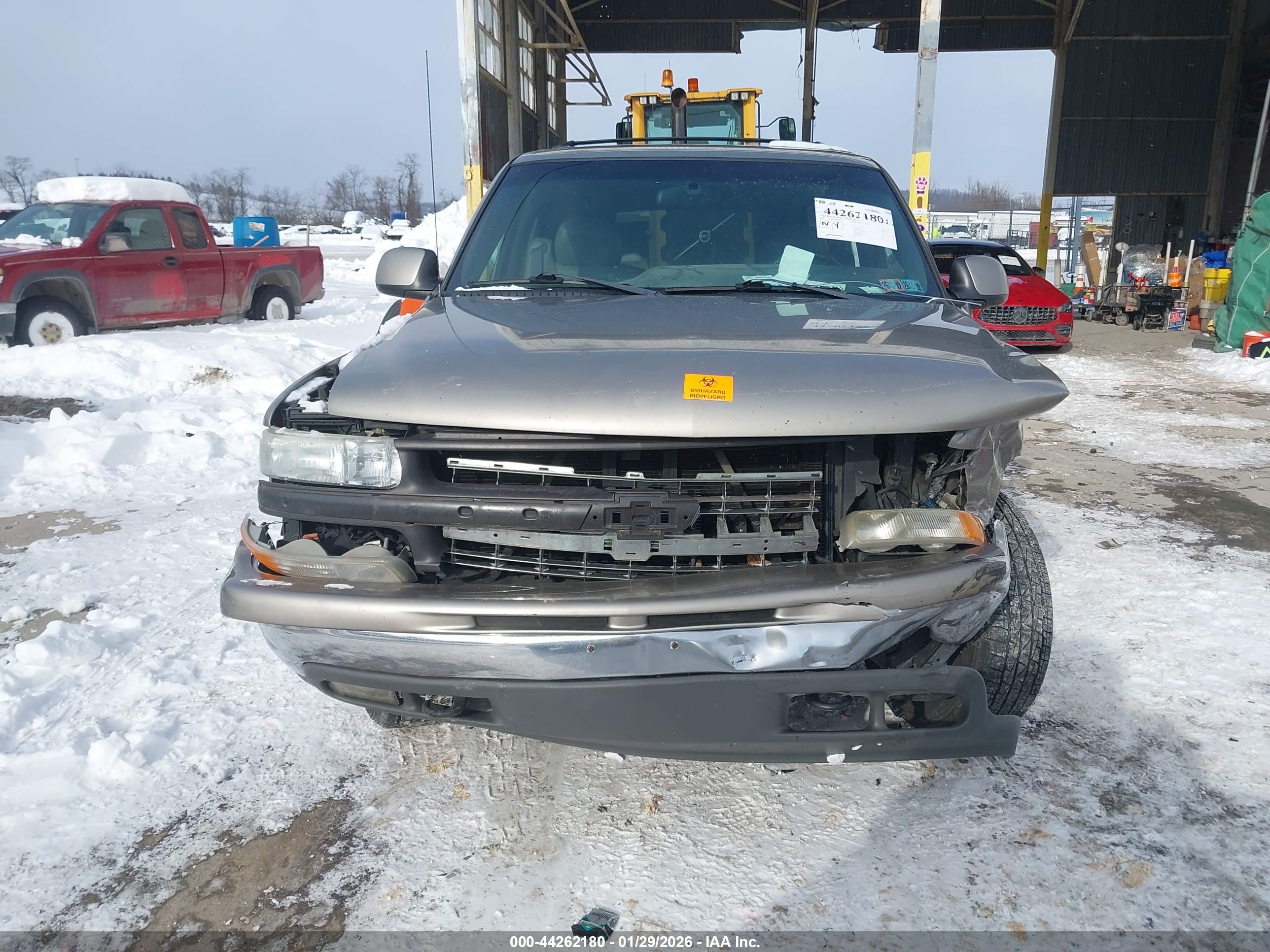 CHEVROLET SUBURBAN image 6