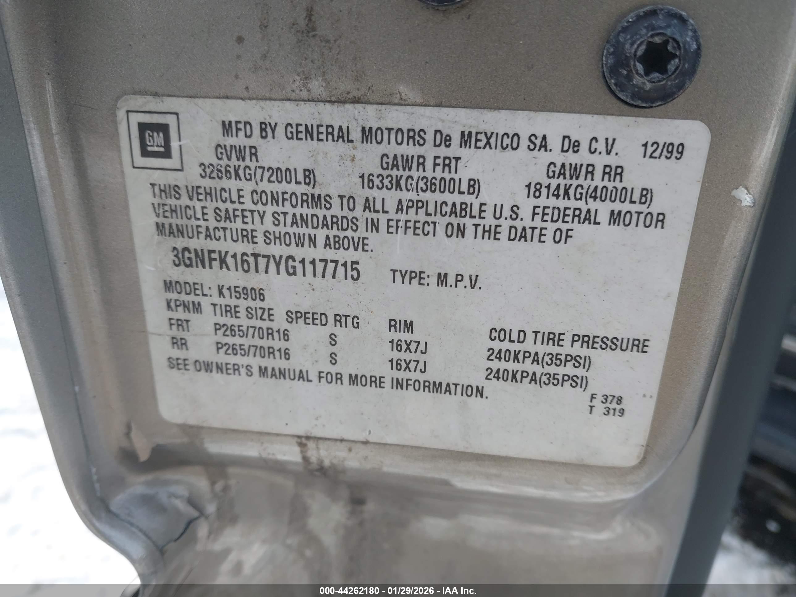 CHEVROLET SUBURBAN image 9